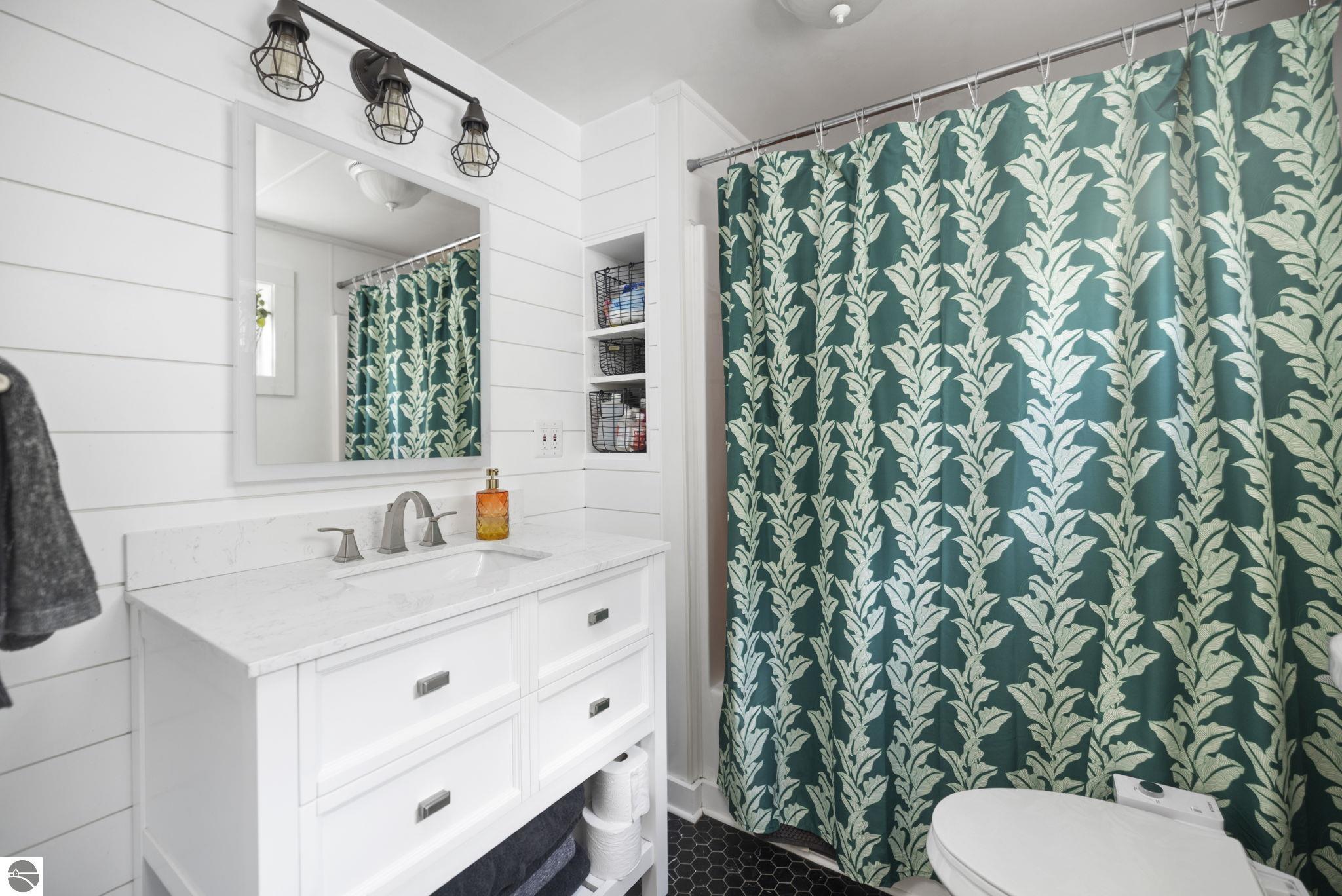 221 W Fifteenth Street, Traverse City