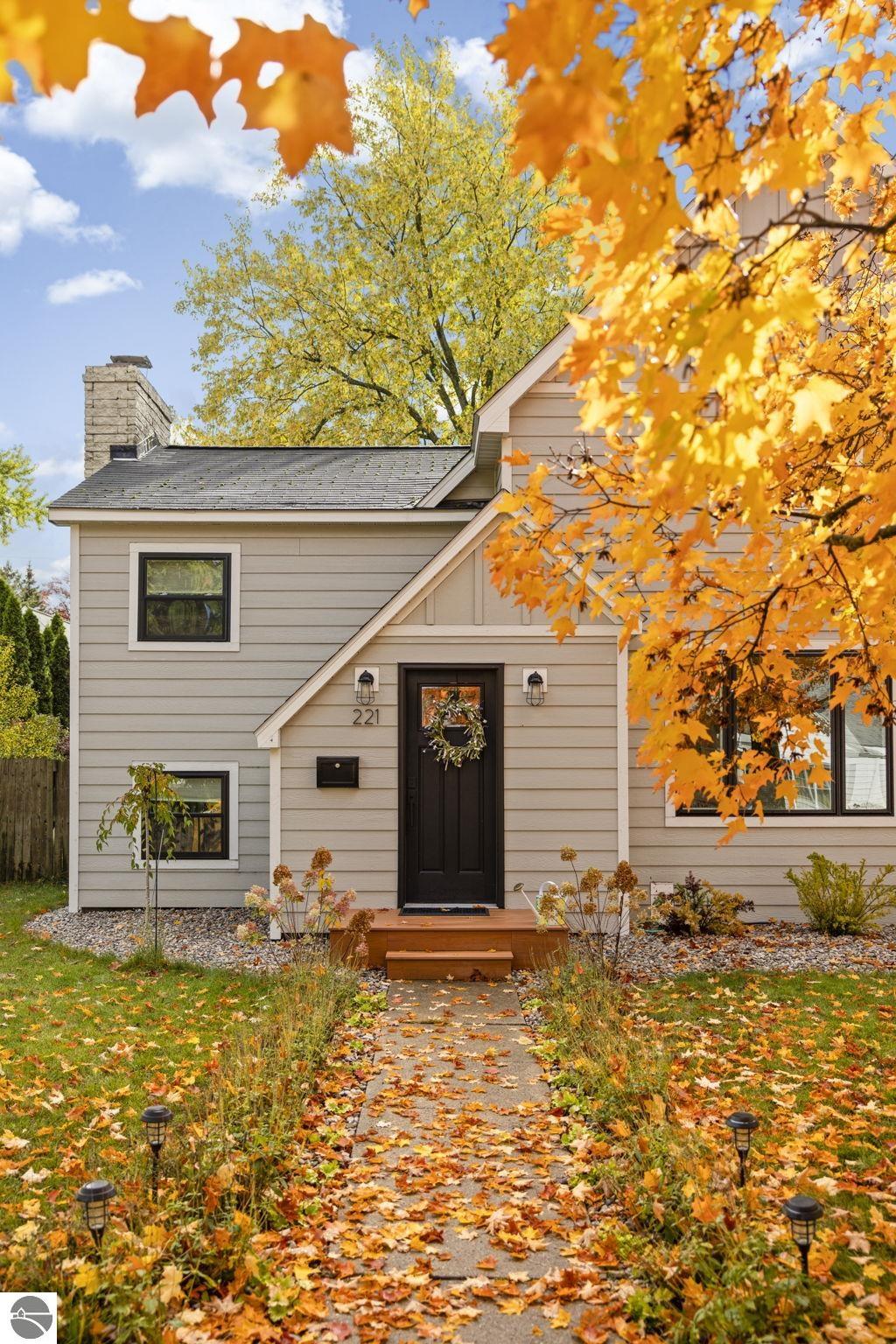 221 W Fifteenth Street, Traverse City