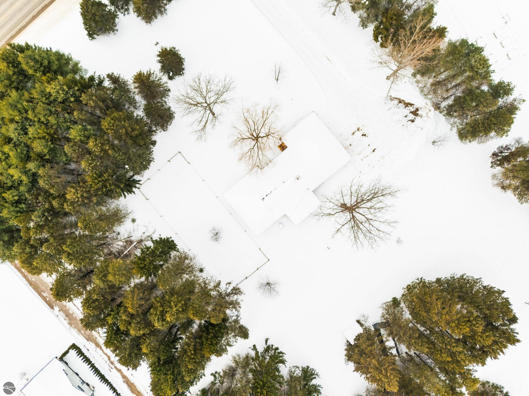 2075 S Lake Leelanau