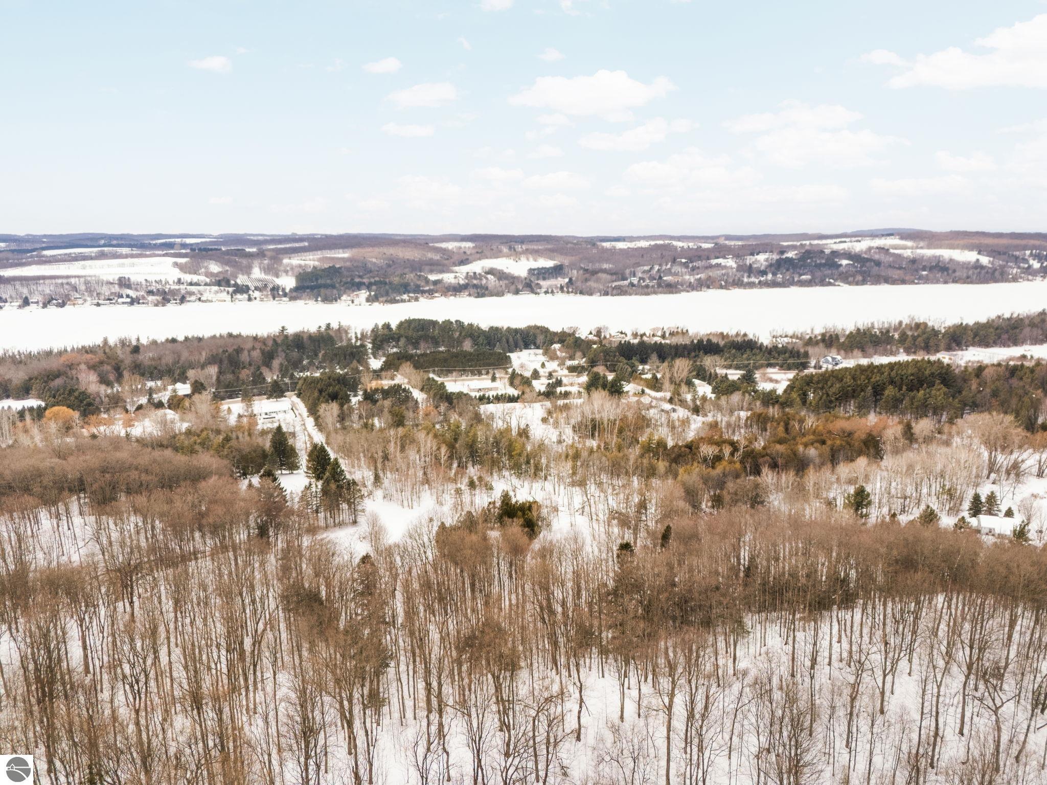 2075 S Lake Leelanau