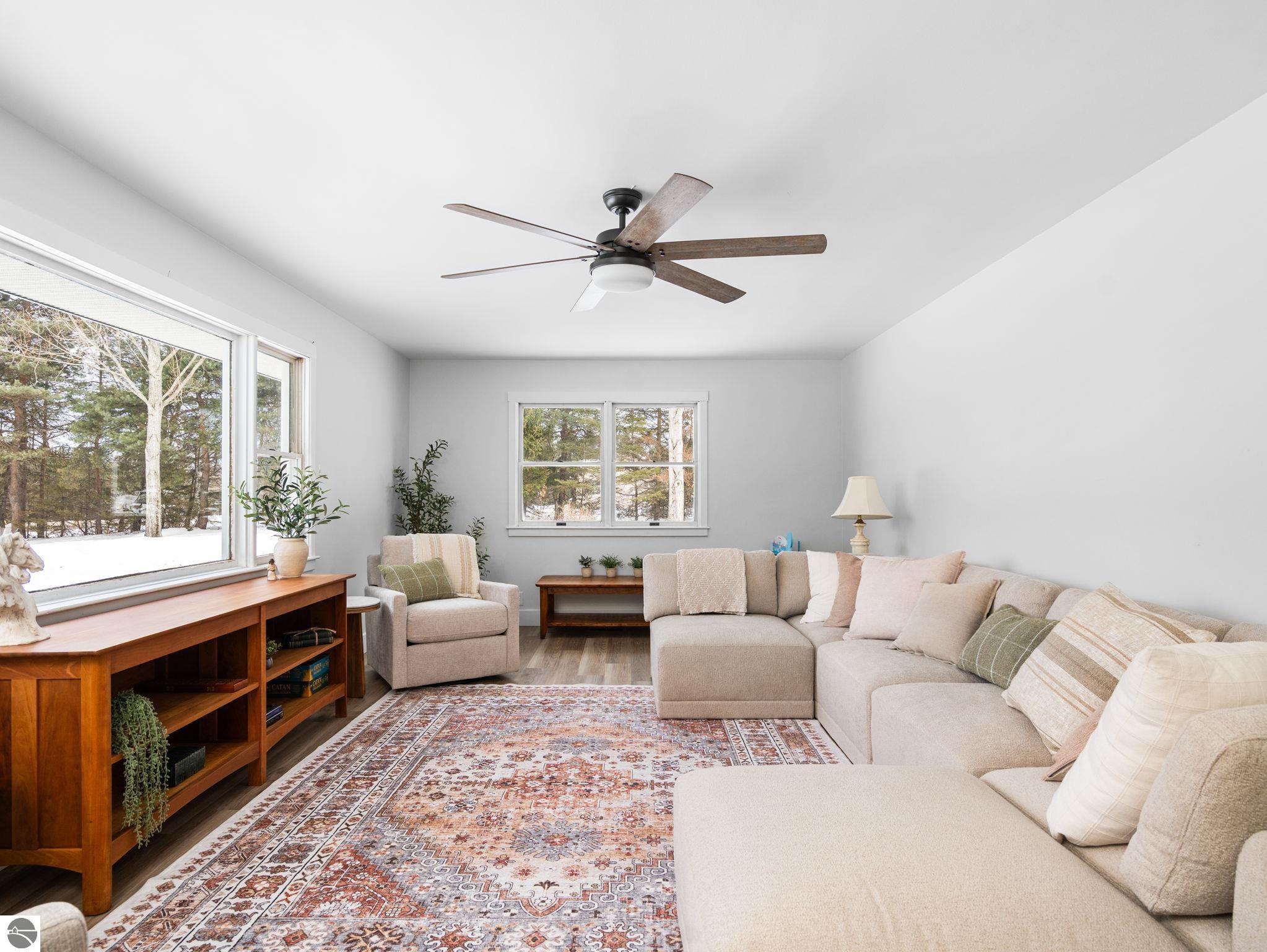 2075 S Lake Leelanau