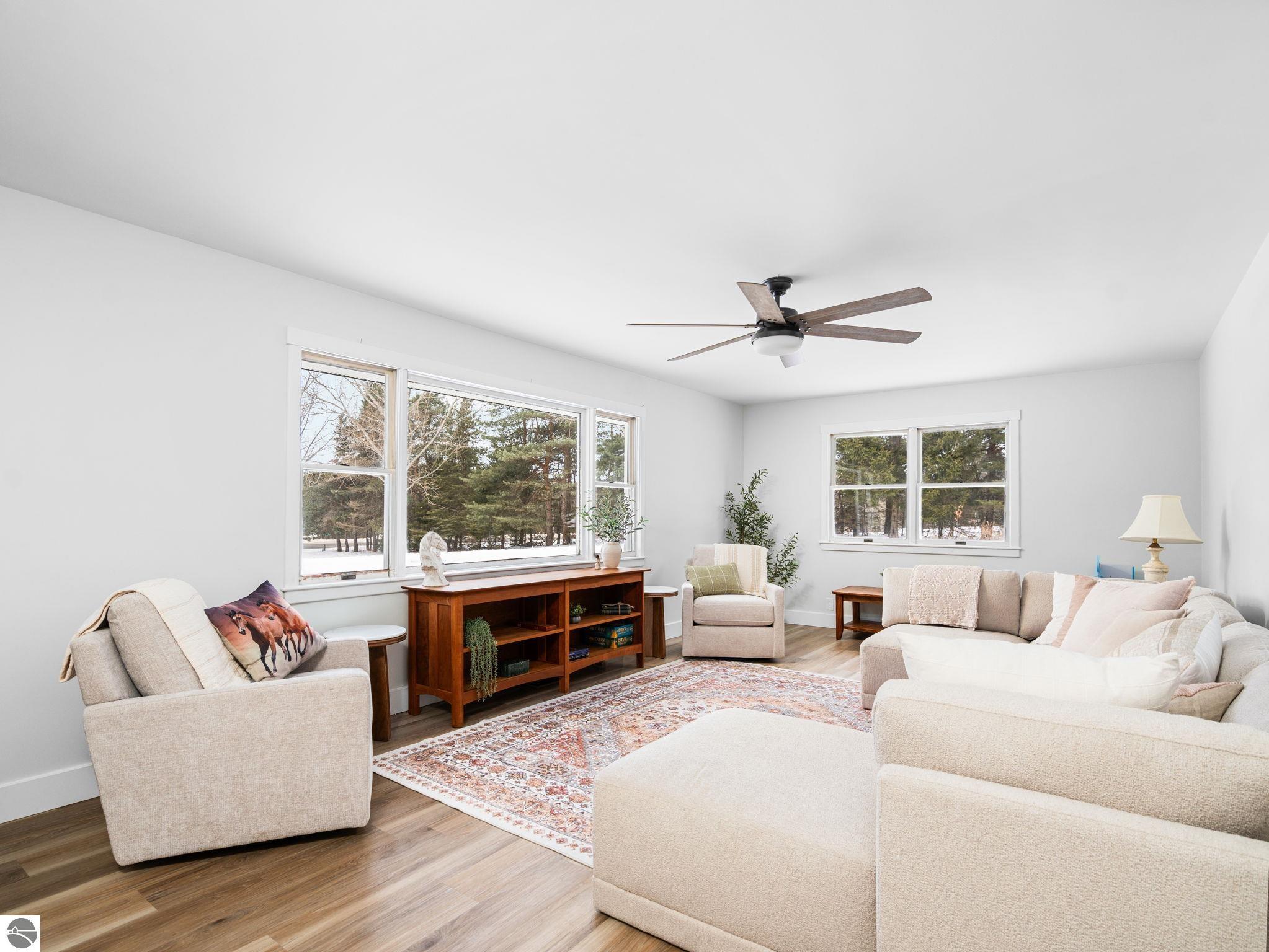 2075 S Lake Leelanau