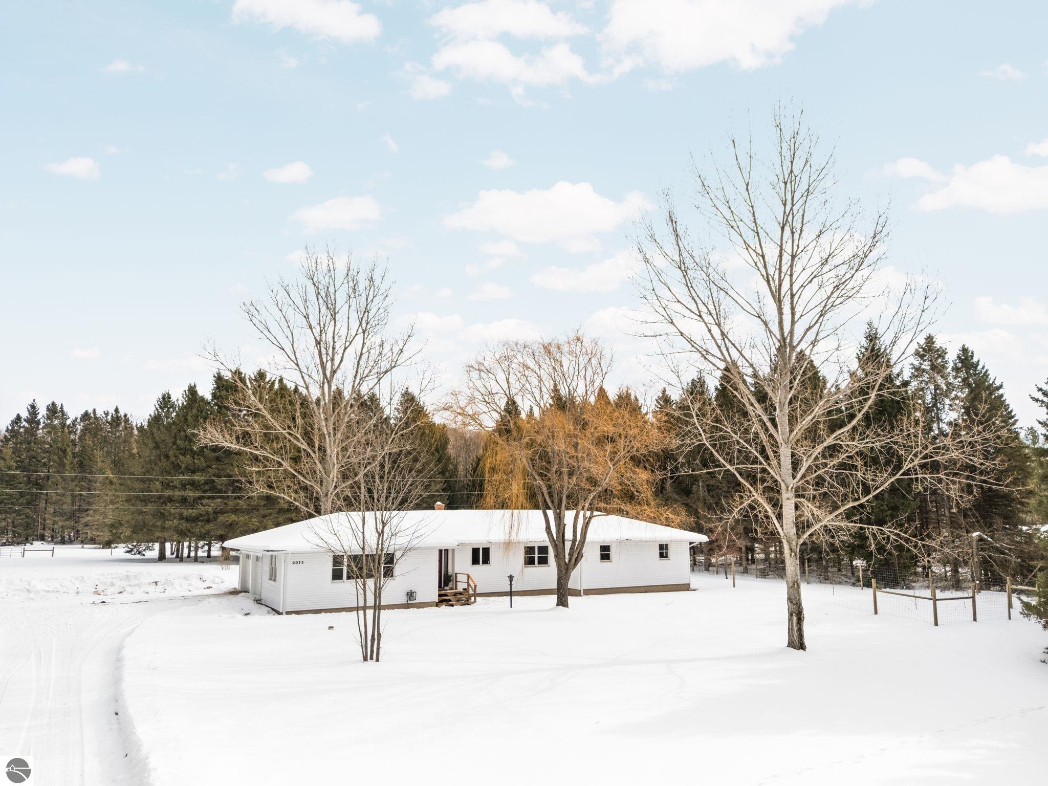 2075 S Lake Leelanau