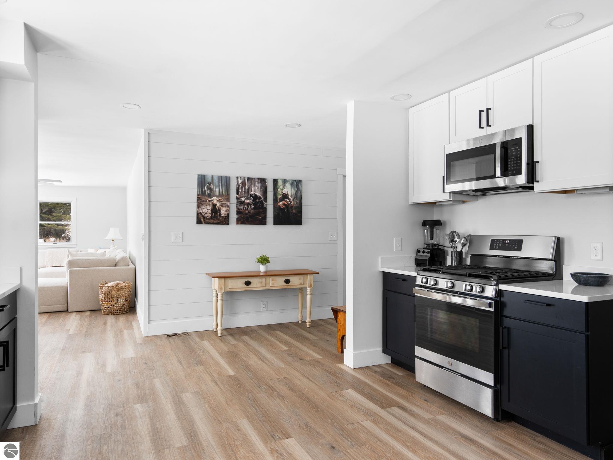 2075 S Lake Leelanau