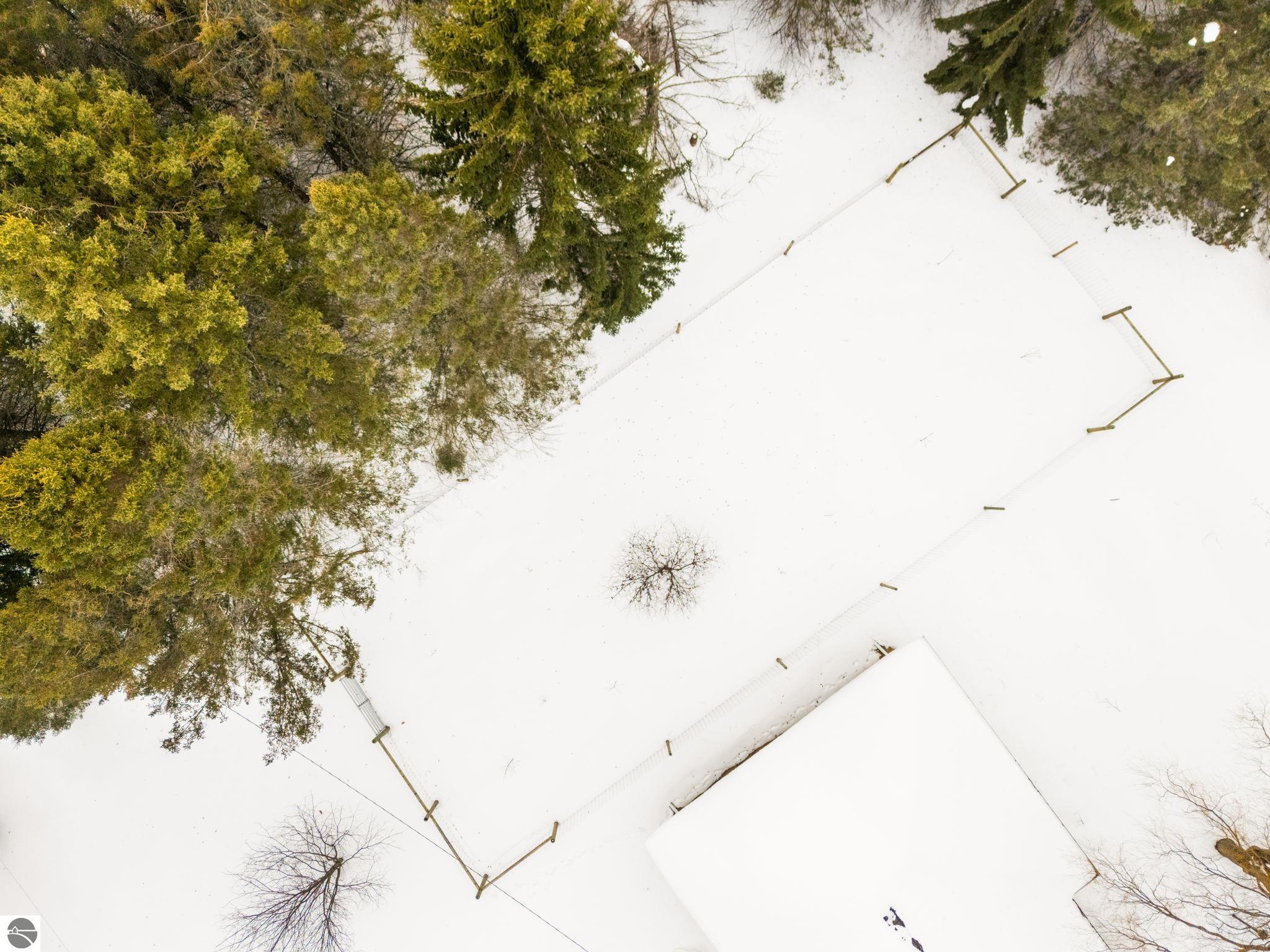 2075 S Lake Leelanau