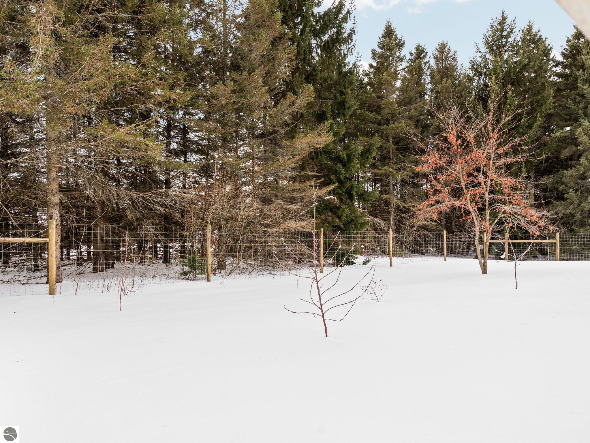 2075 S Lake Leelanau