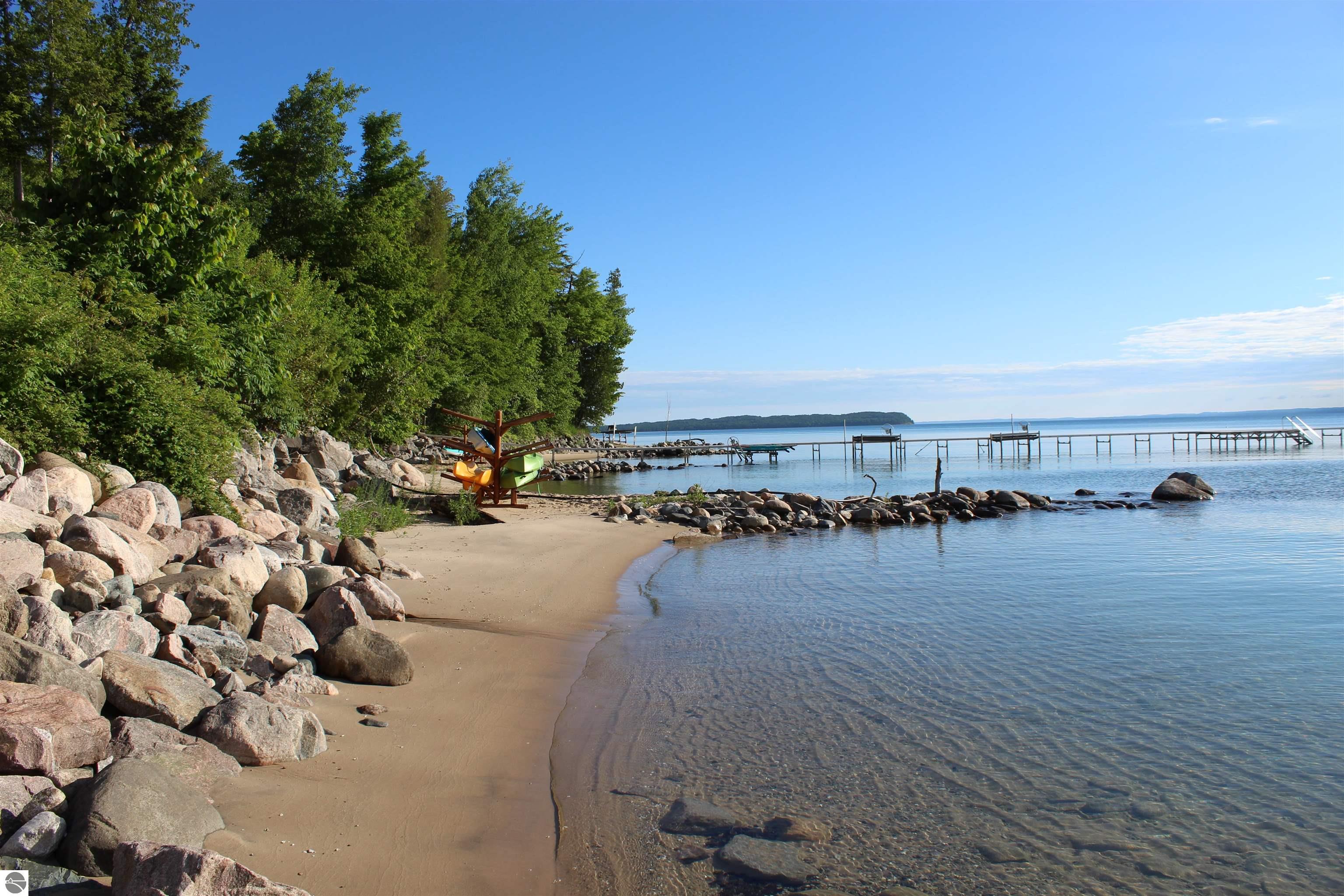 15985 Waters Edge