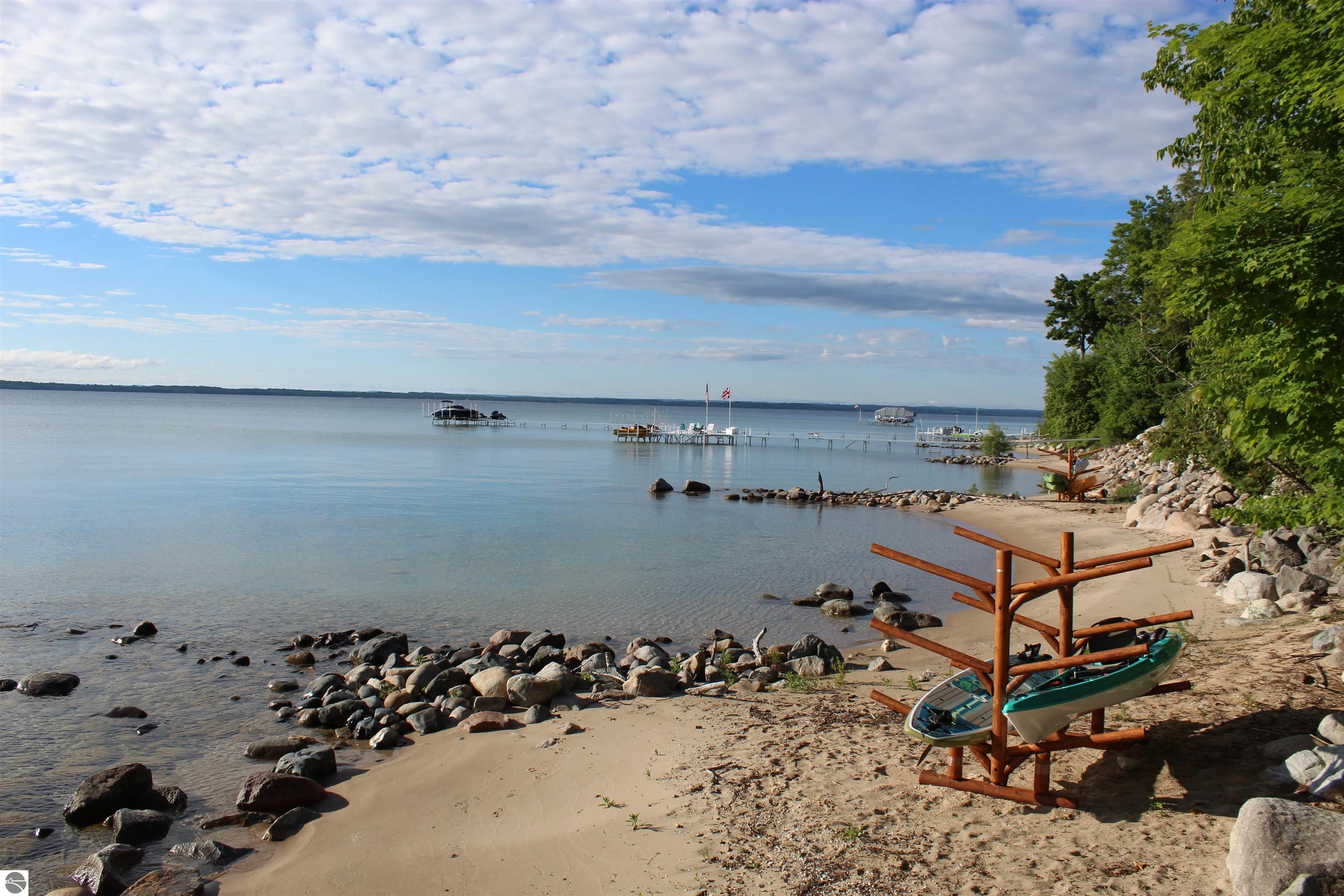 15985 Waters Edge