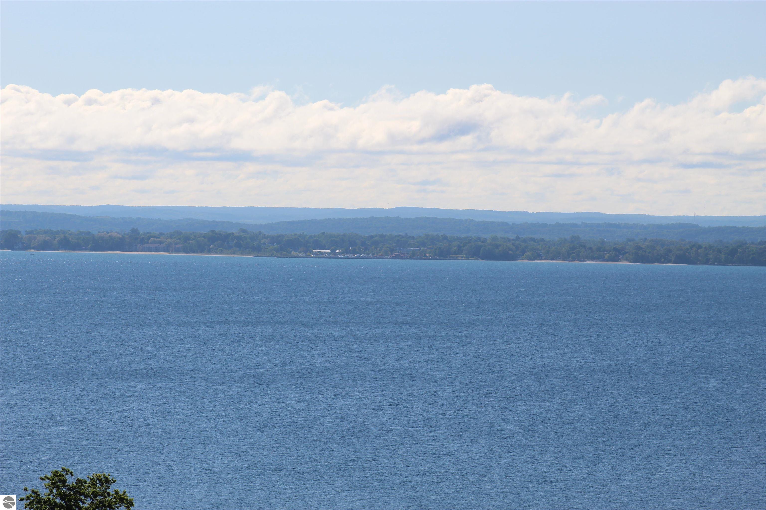 15985 Waters Edge