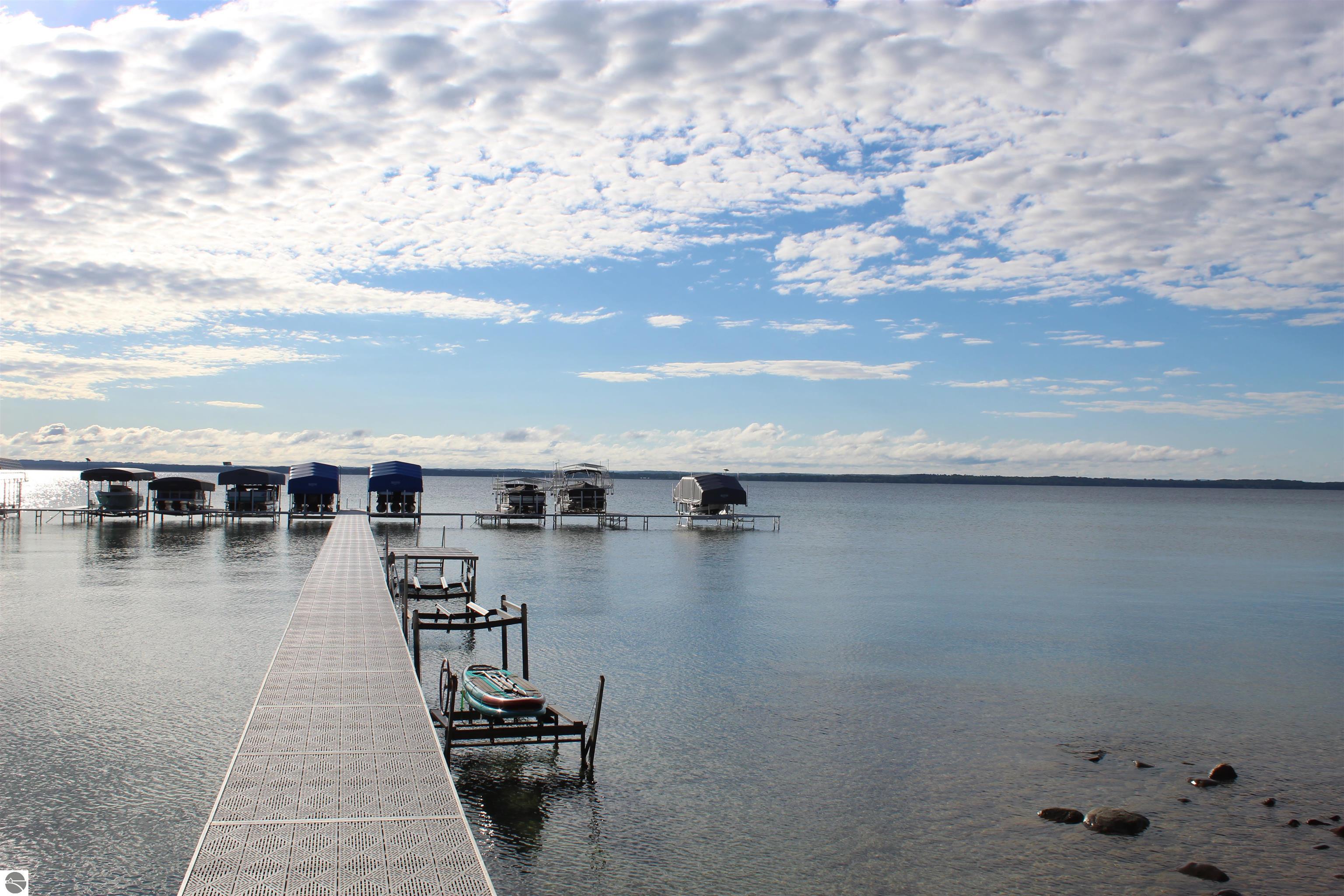 15985 Waters Edge