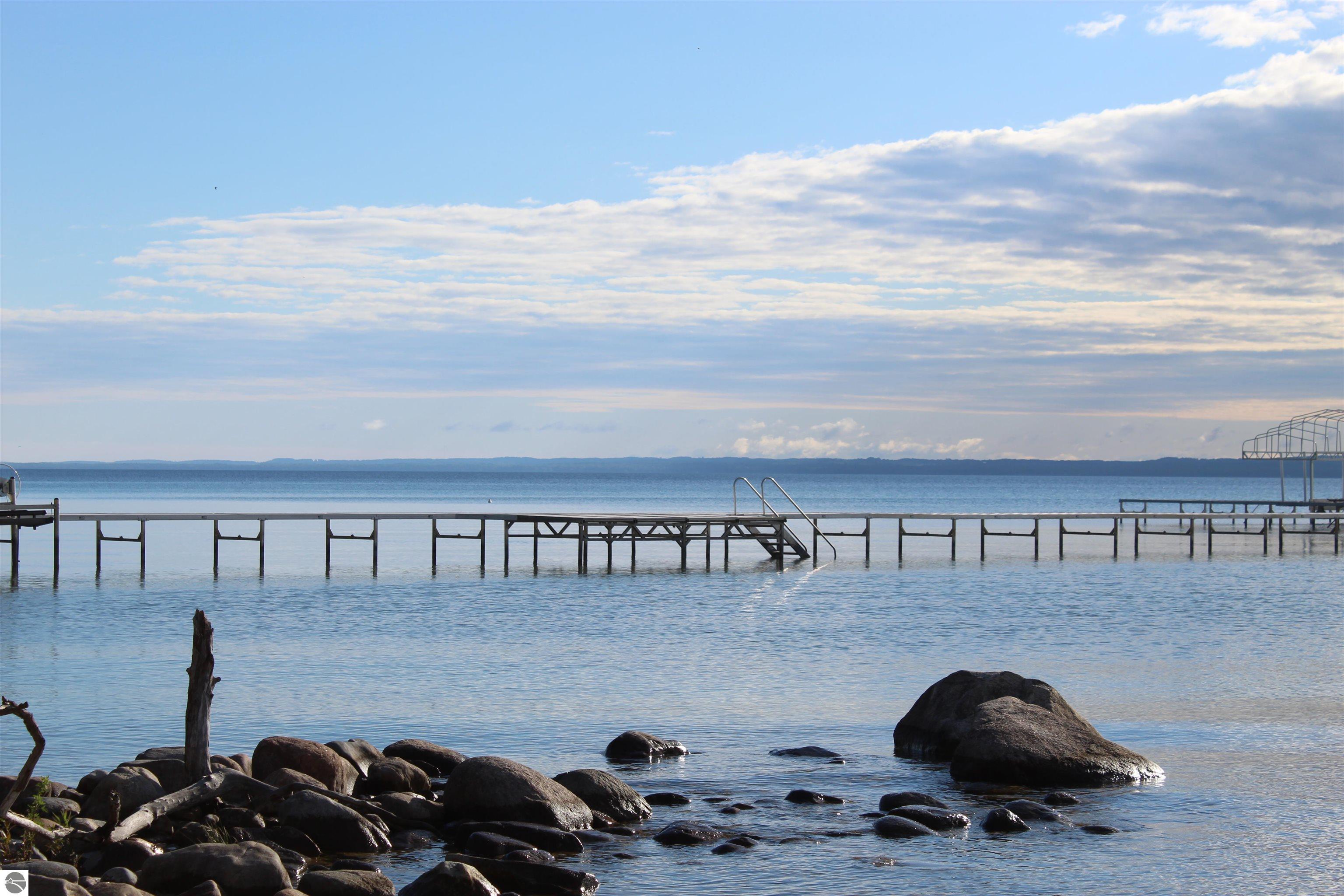 15985 Waters Edge