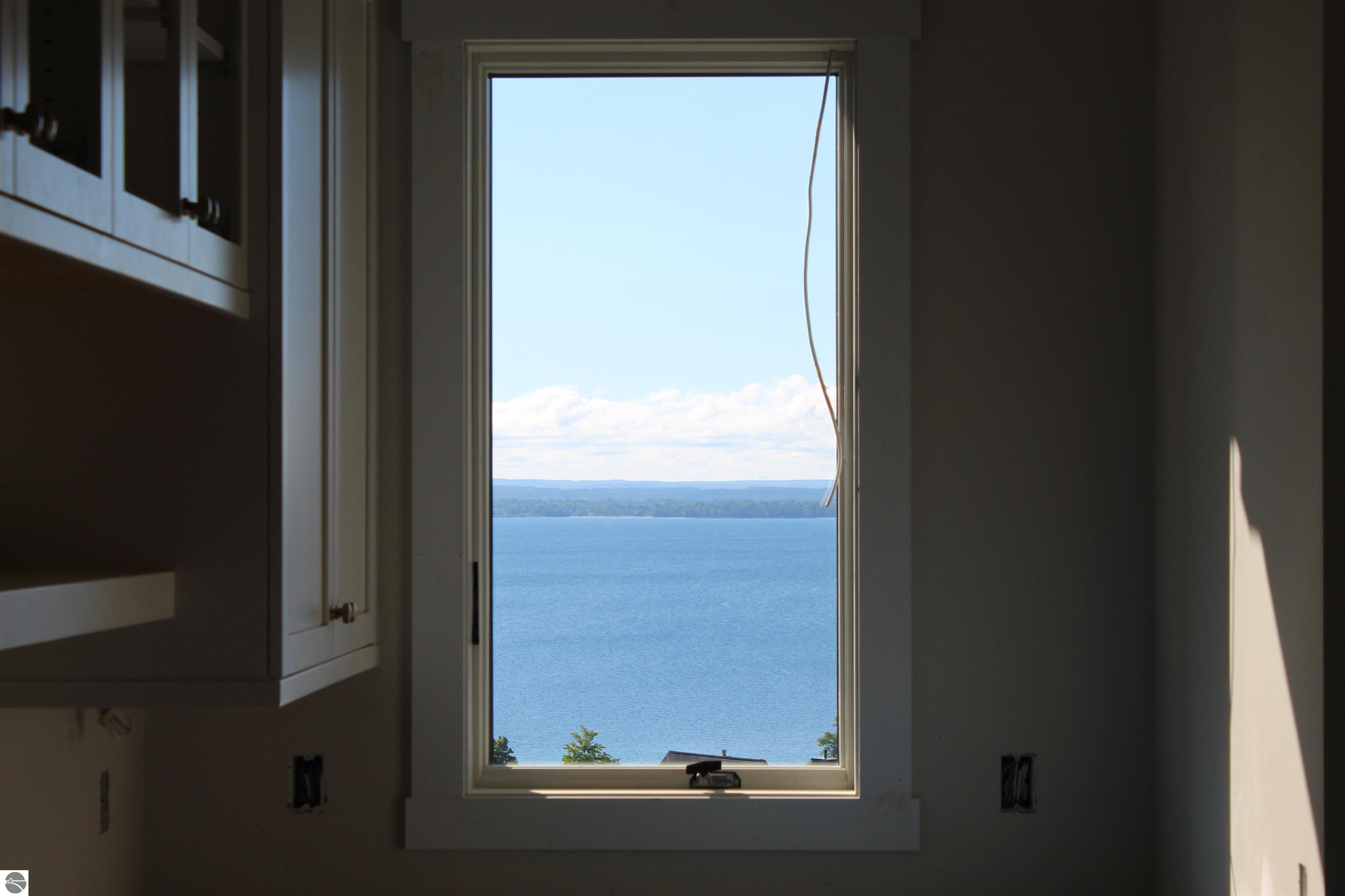 15985 Waters Edge