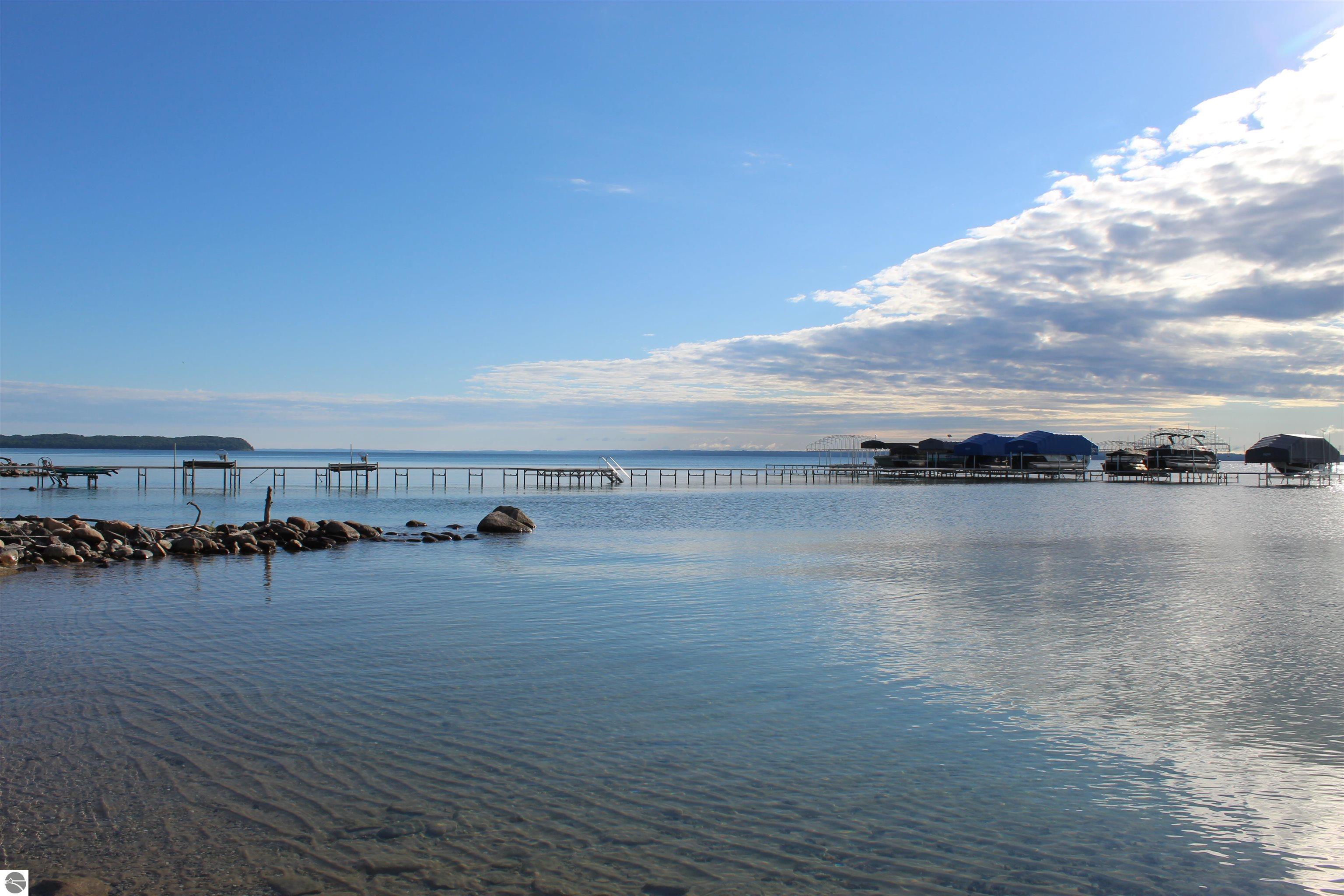 15985 Waters Edge