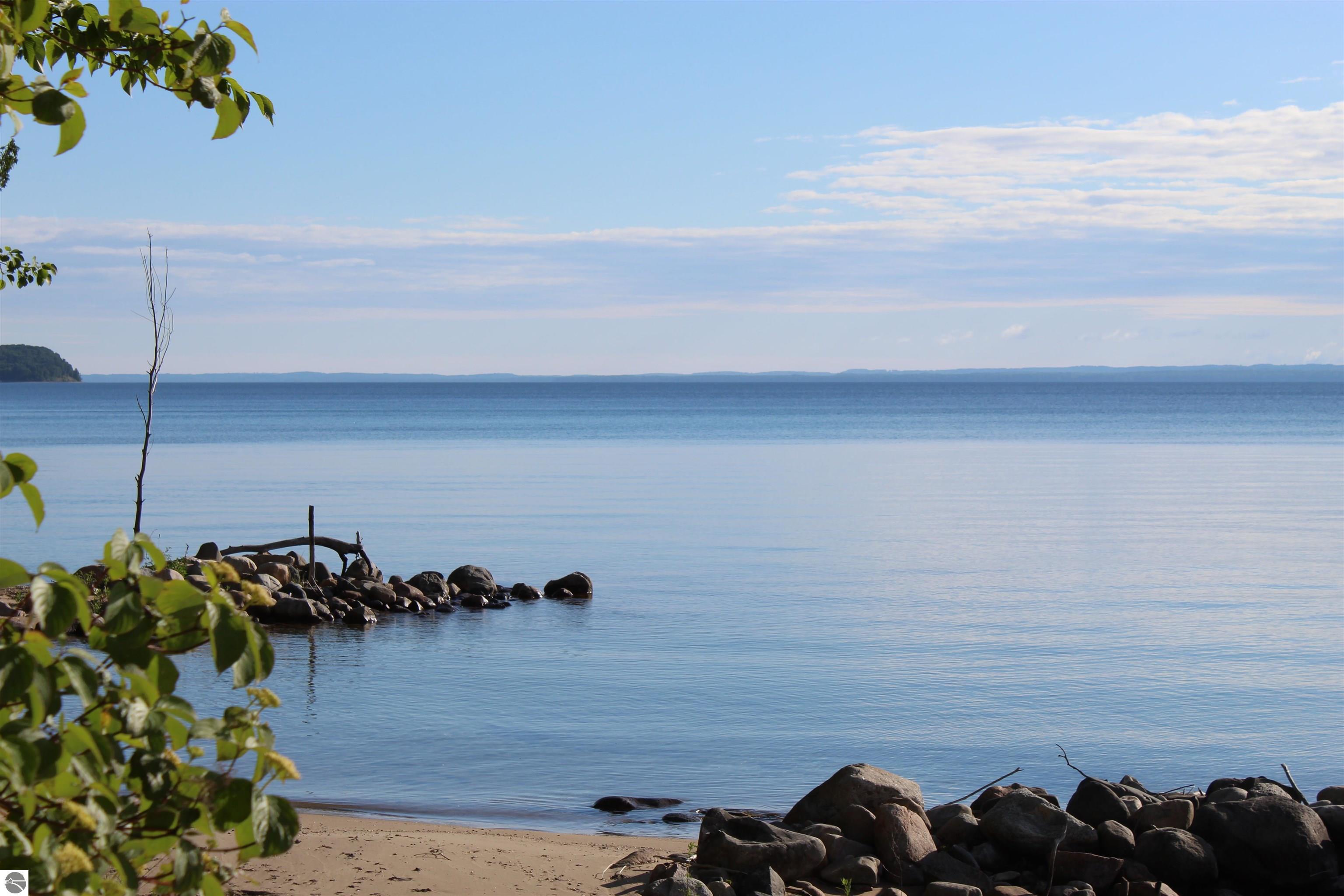 15985 Waters Edge