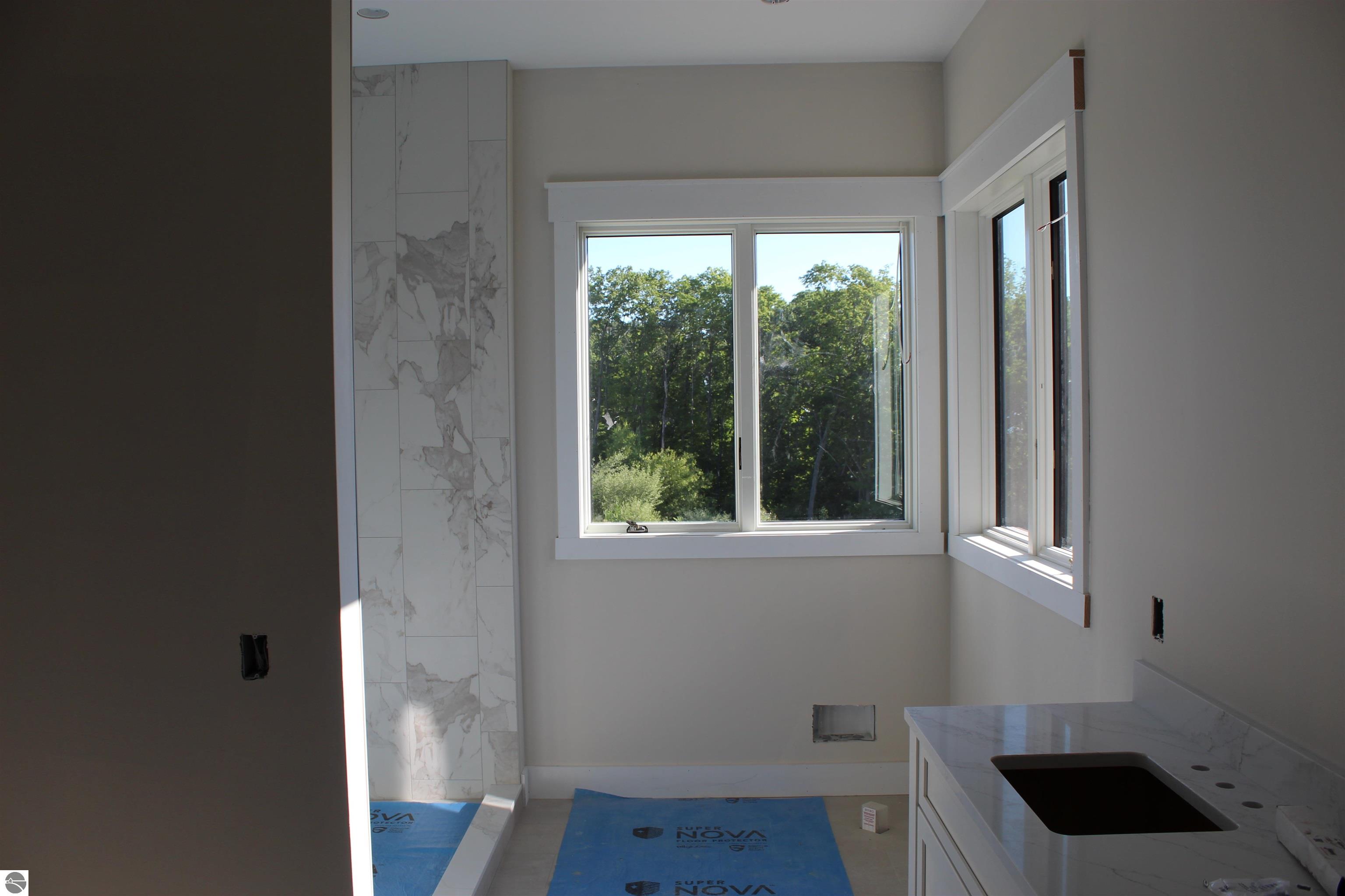 15985 Waters Edge