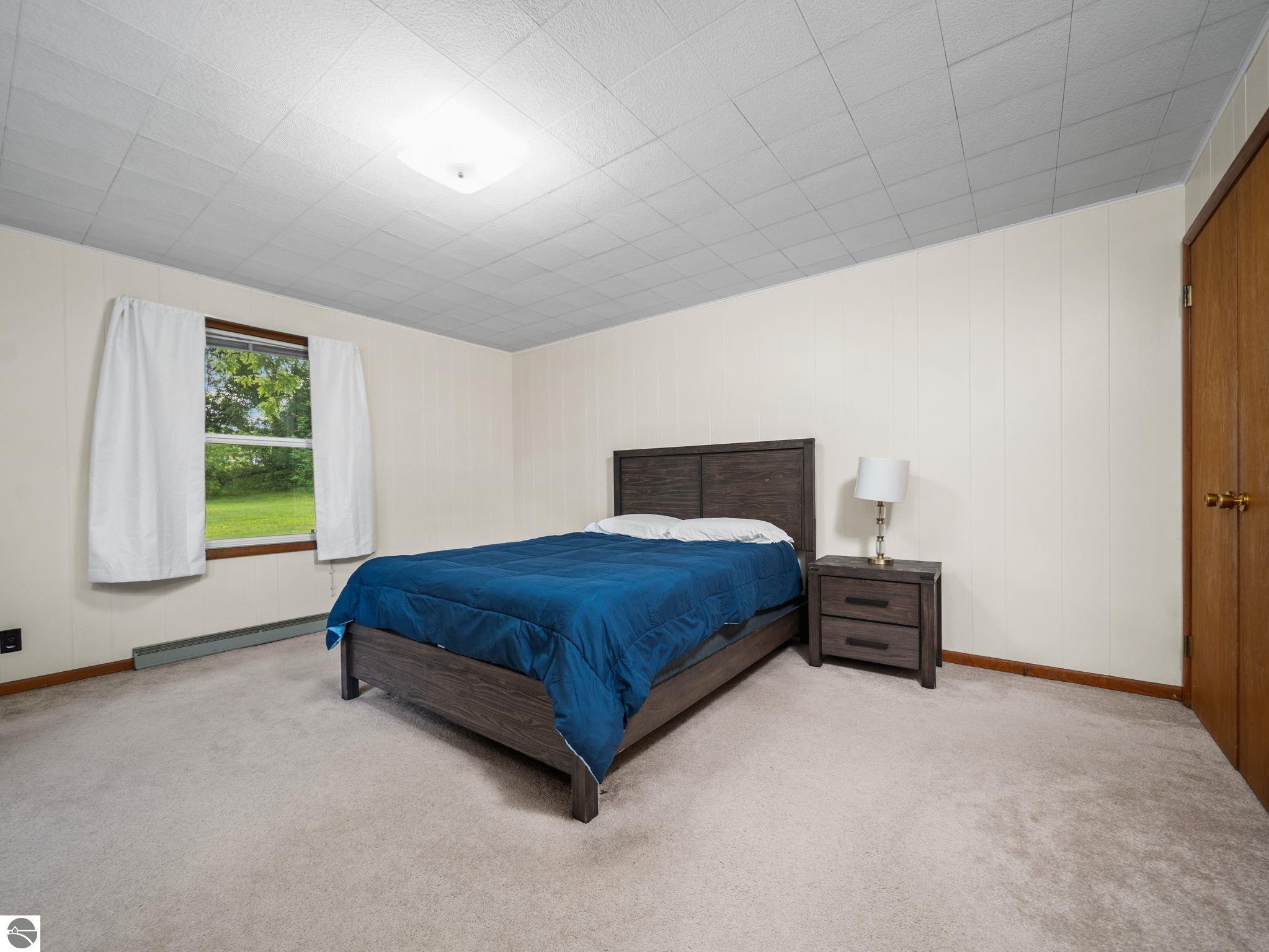 106 N Brownson