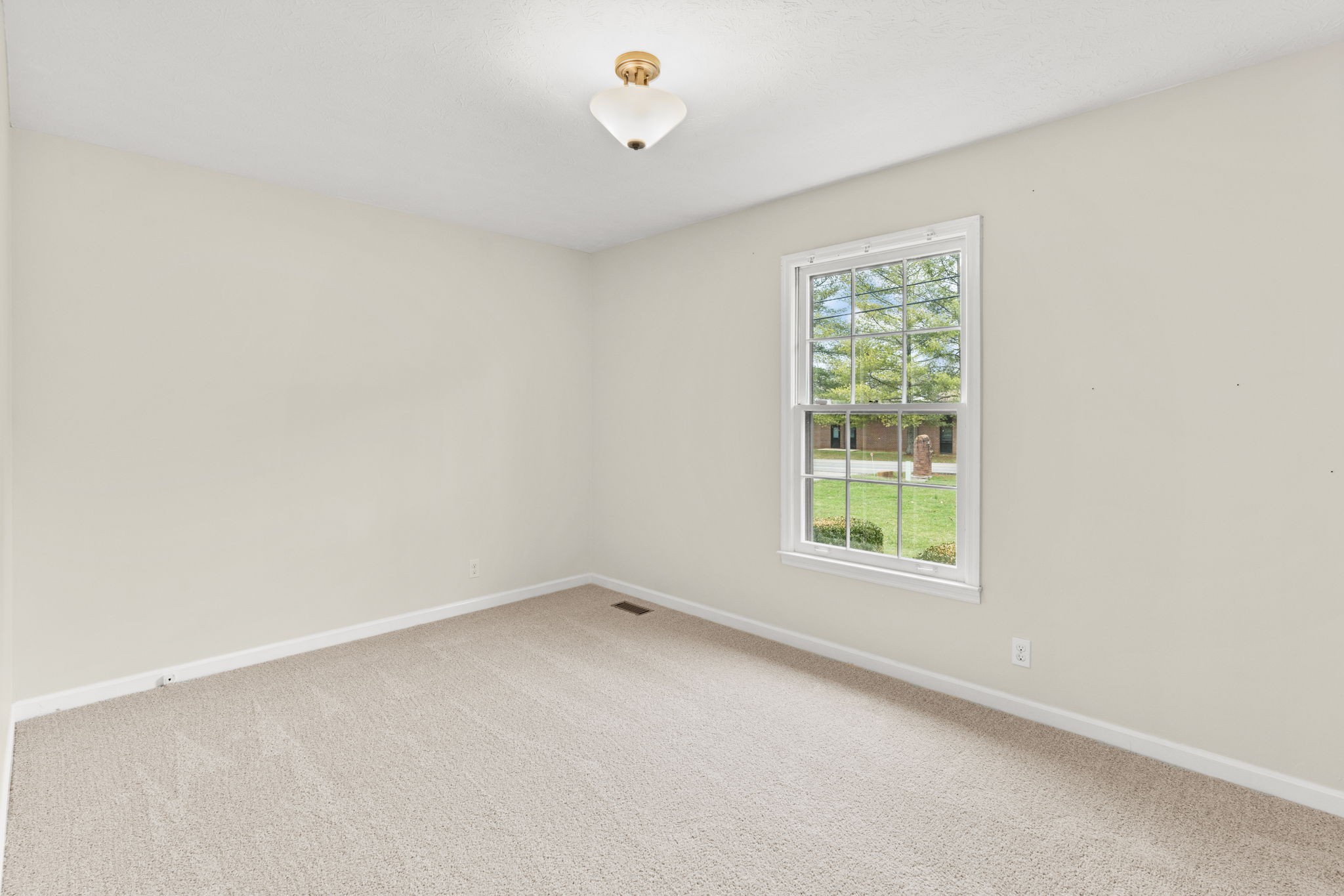 108 Meadows Rd