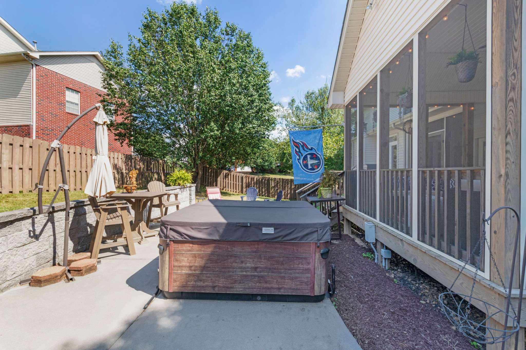 101 Yvonne Ct