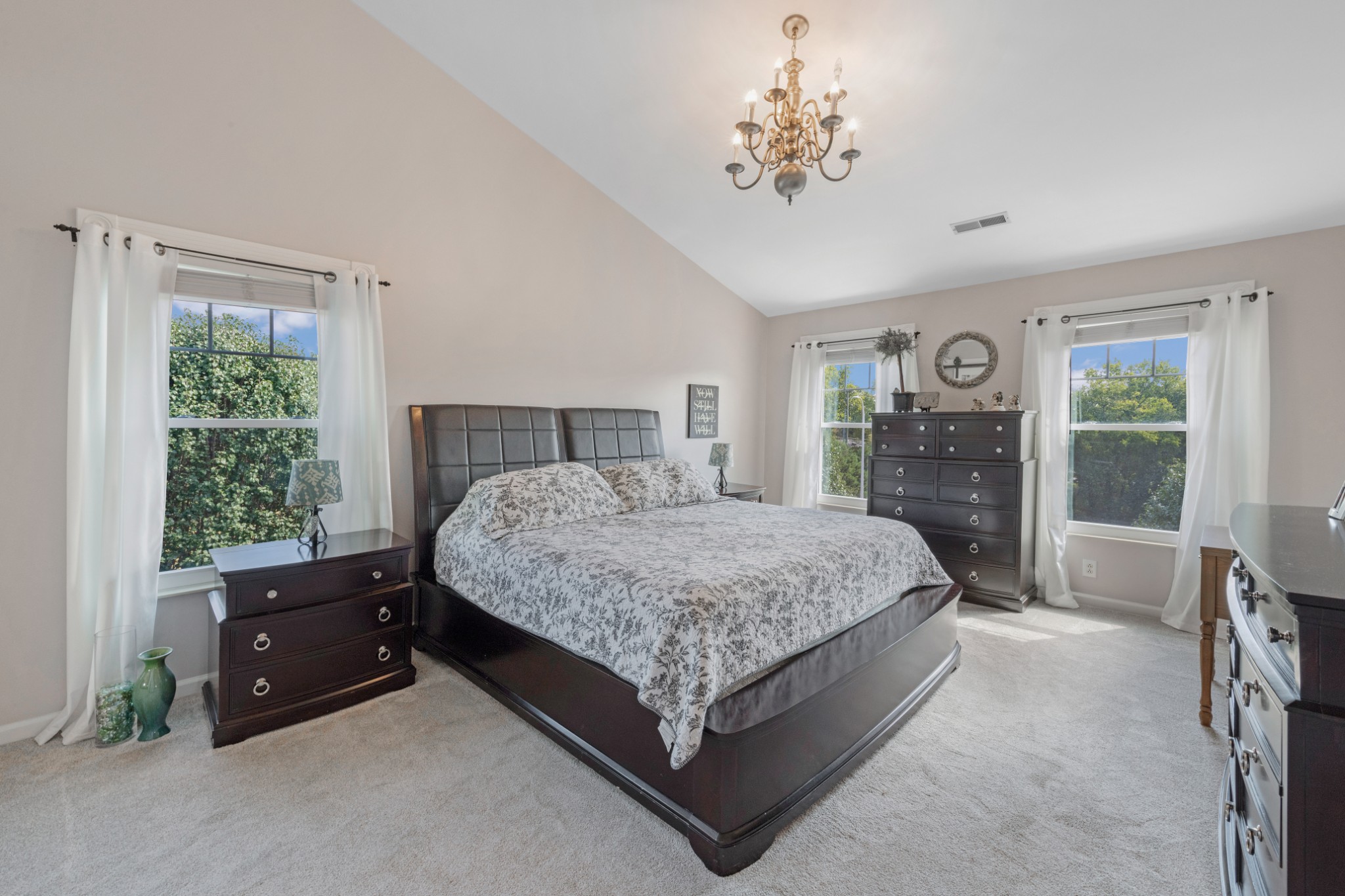 101 Yvonne Ct