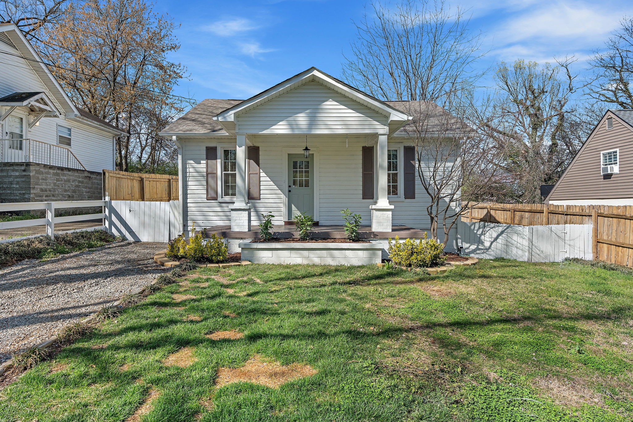 2233 Grandview Ave