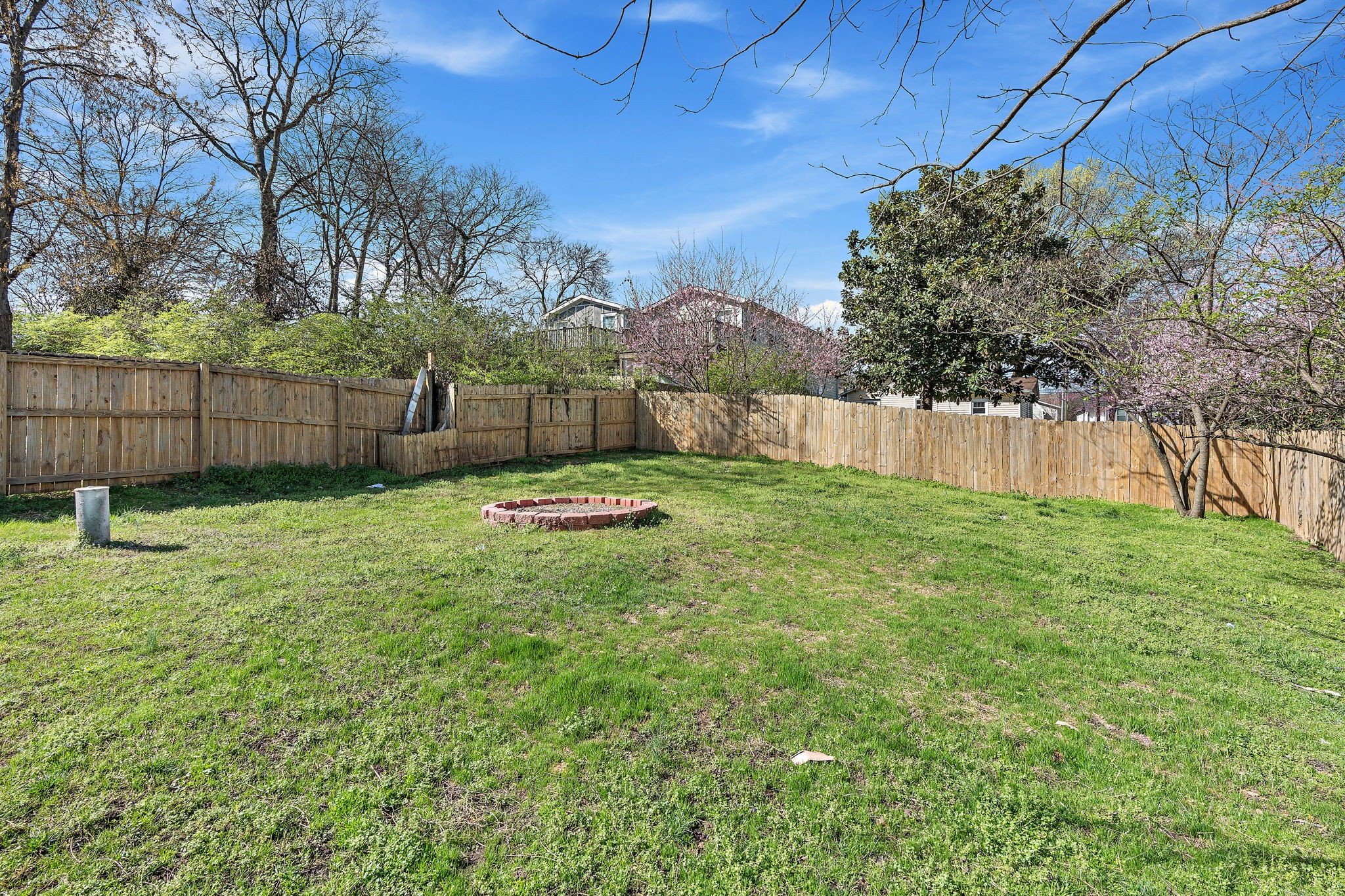 2233 Grandview Ave