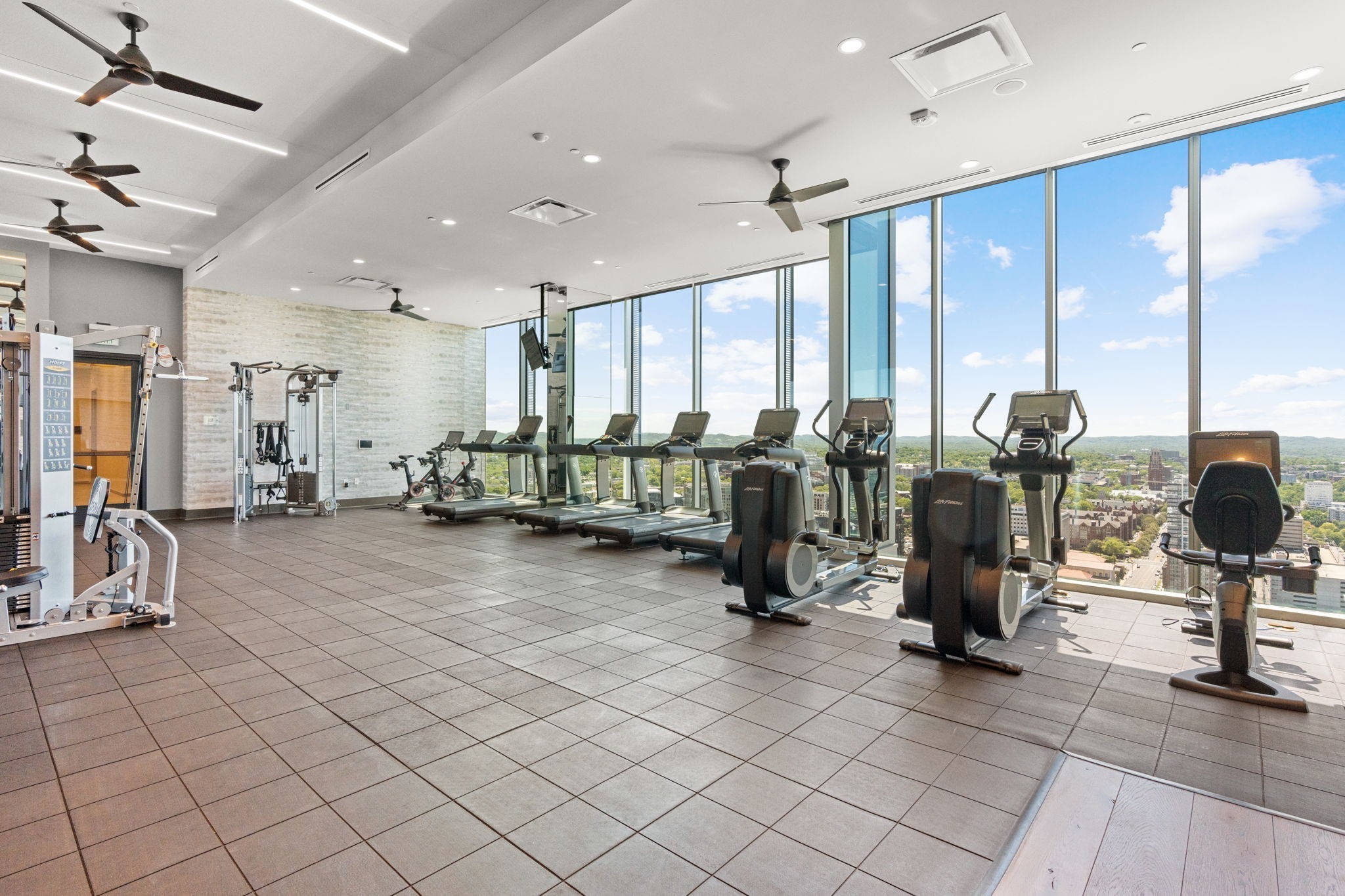 1616 West End Ave Unit: 1601