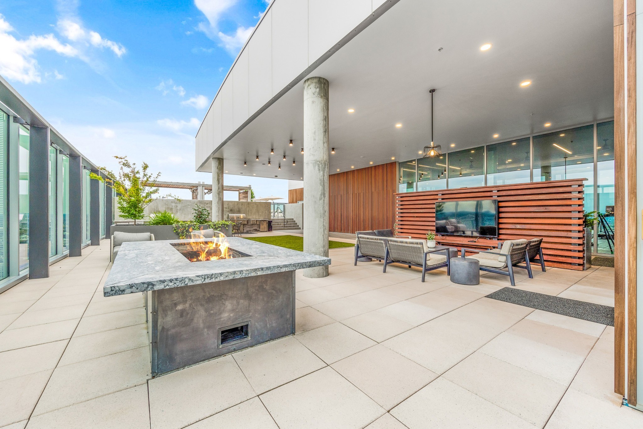 1616 West End Ave Unit: 2406