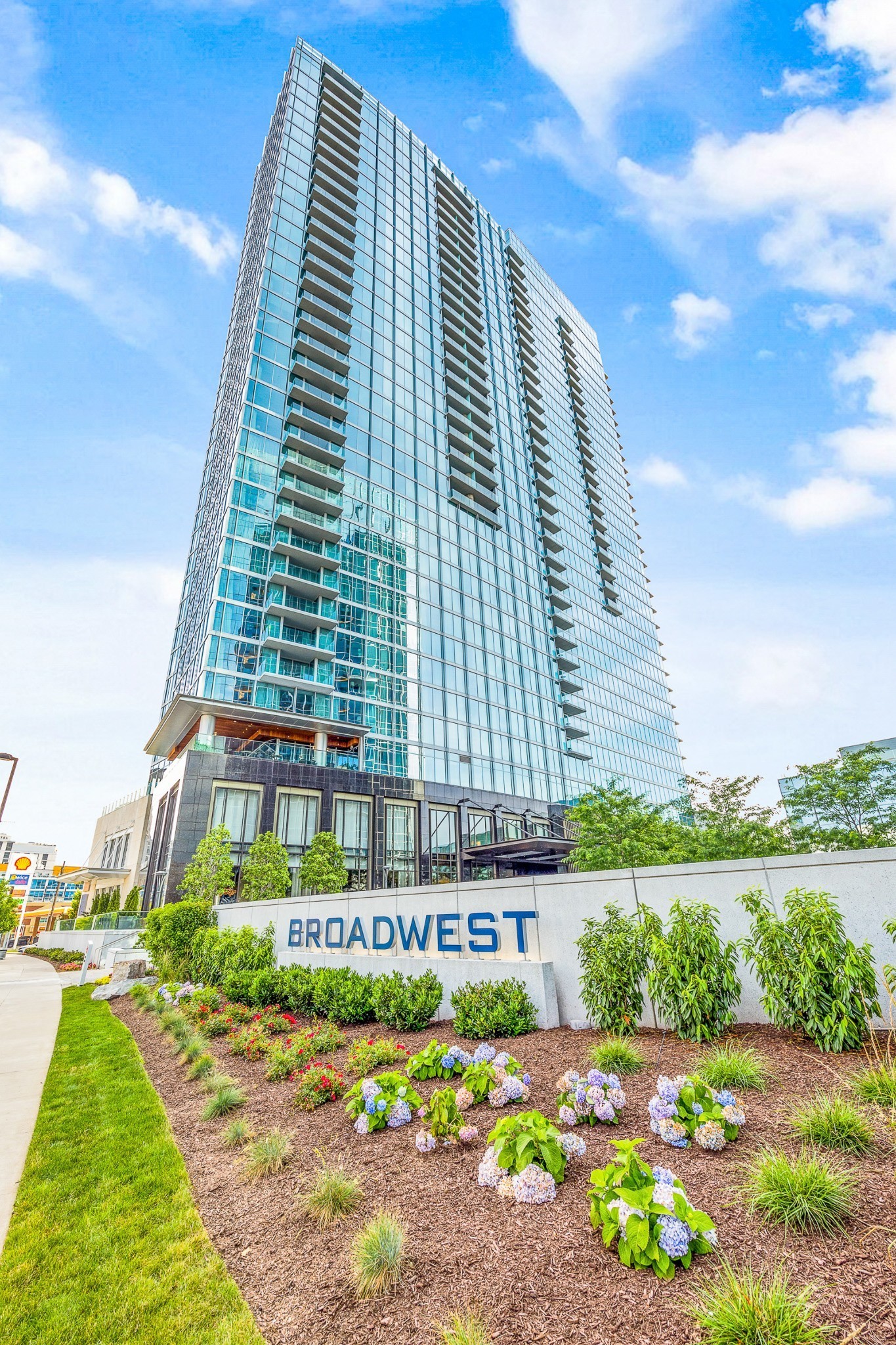 1616 West End Ave Unit: 2406