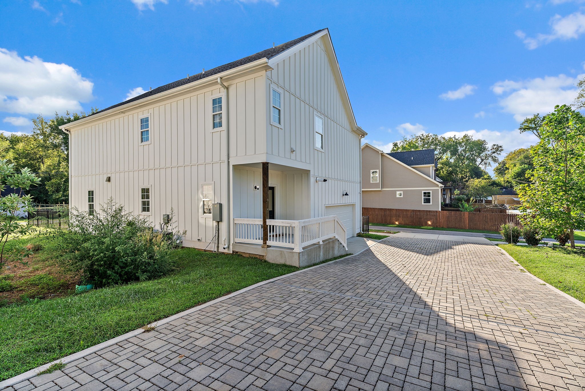 98B Rose St