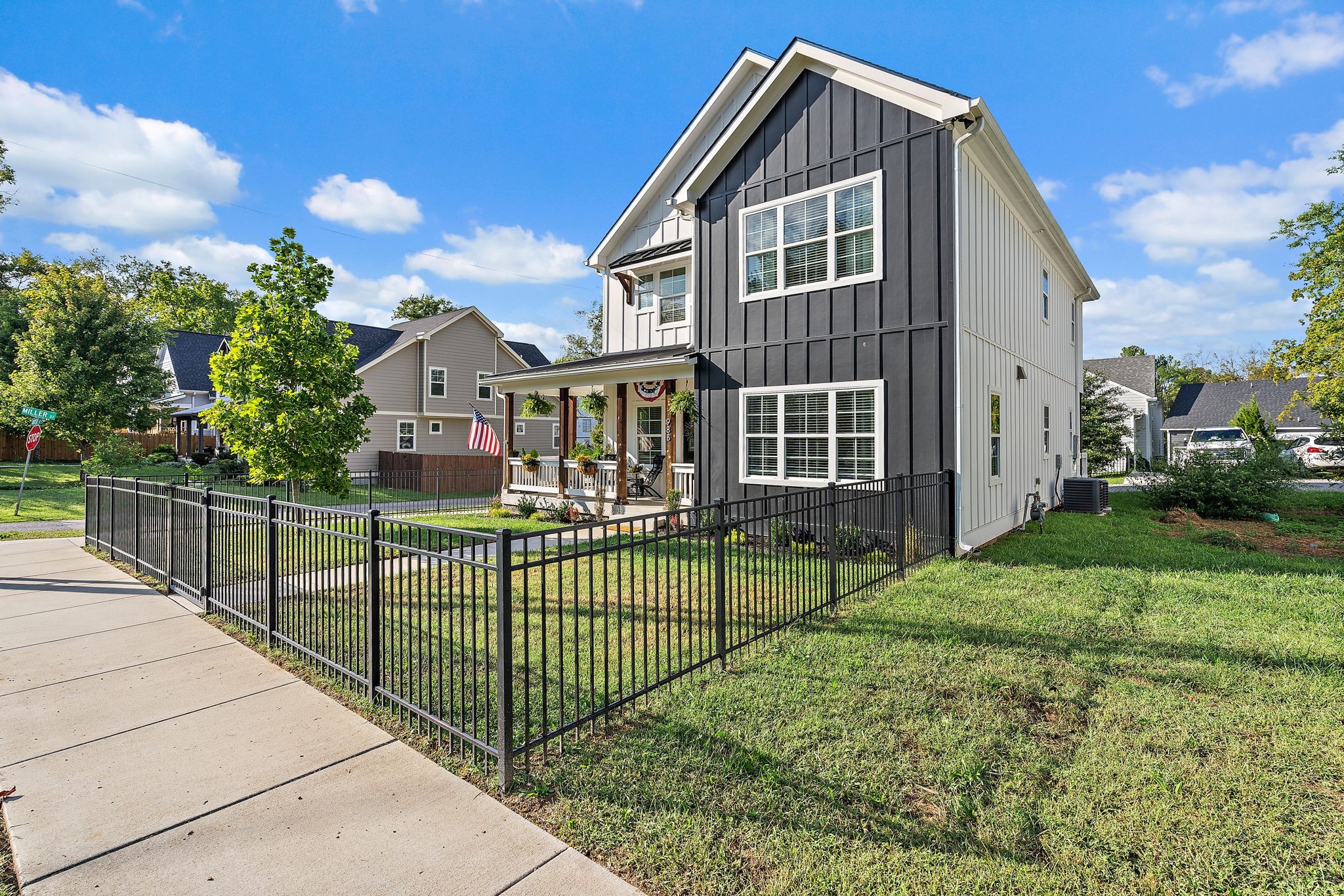 98B Rose St