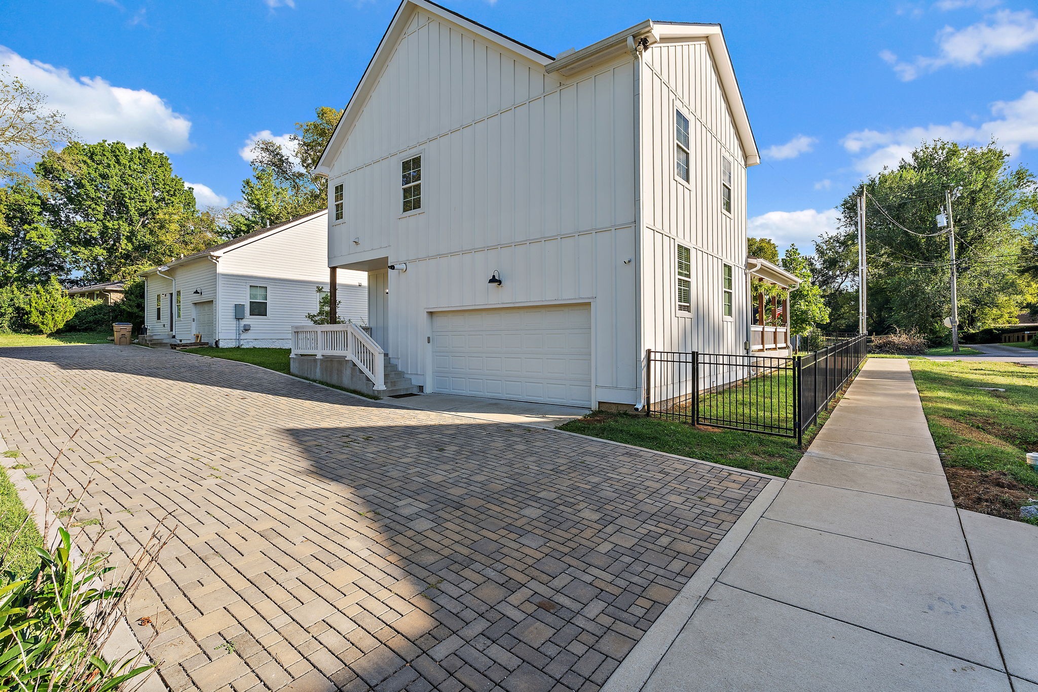 98B Rose St
