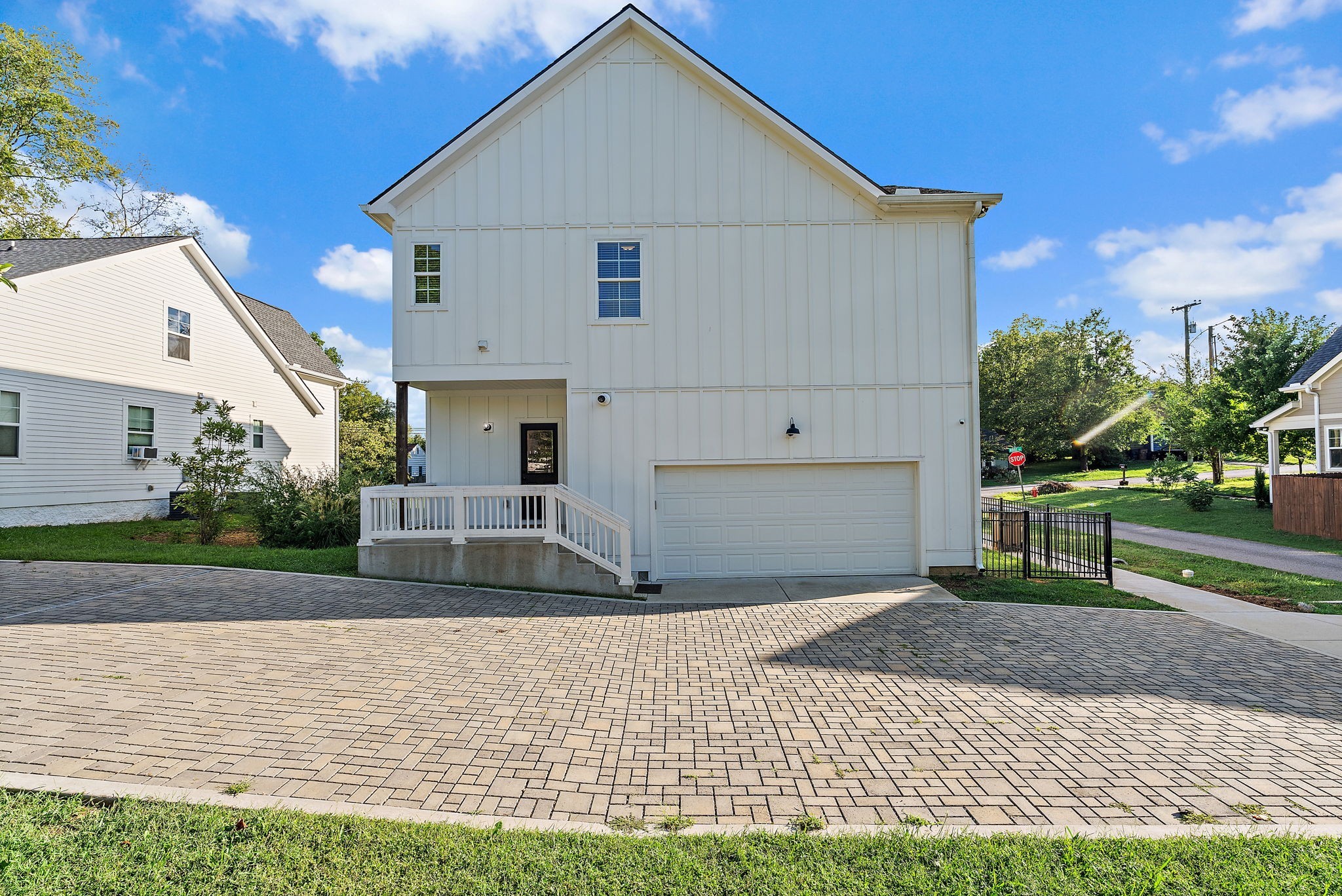 98B Rose St