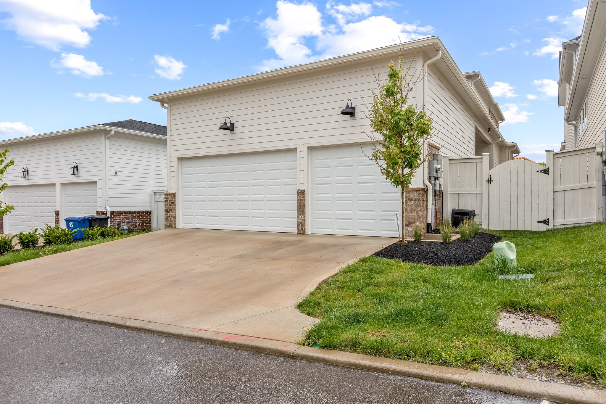 5024 Congress Dr