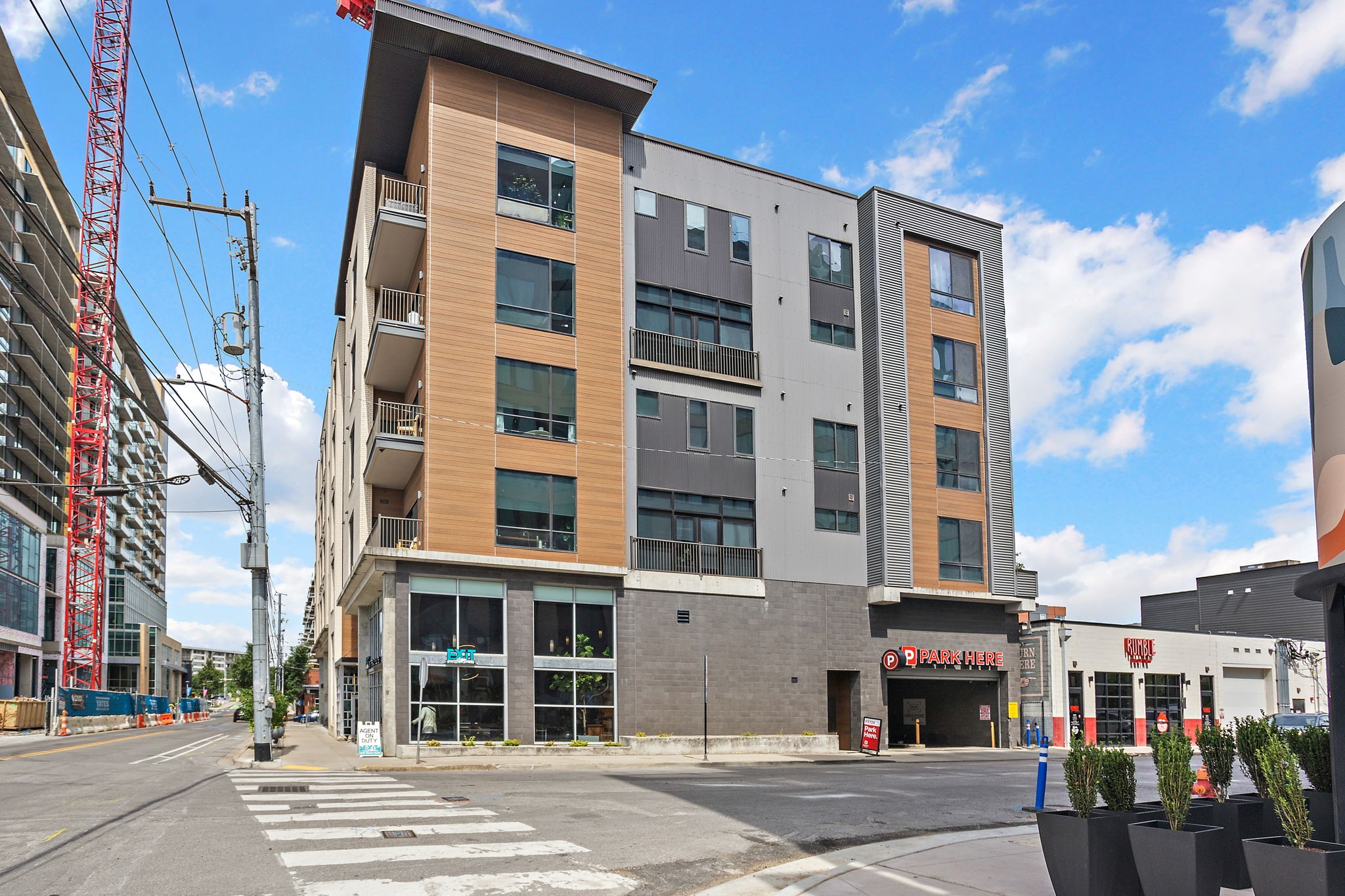 1002 Division Street Unit: 403