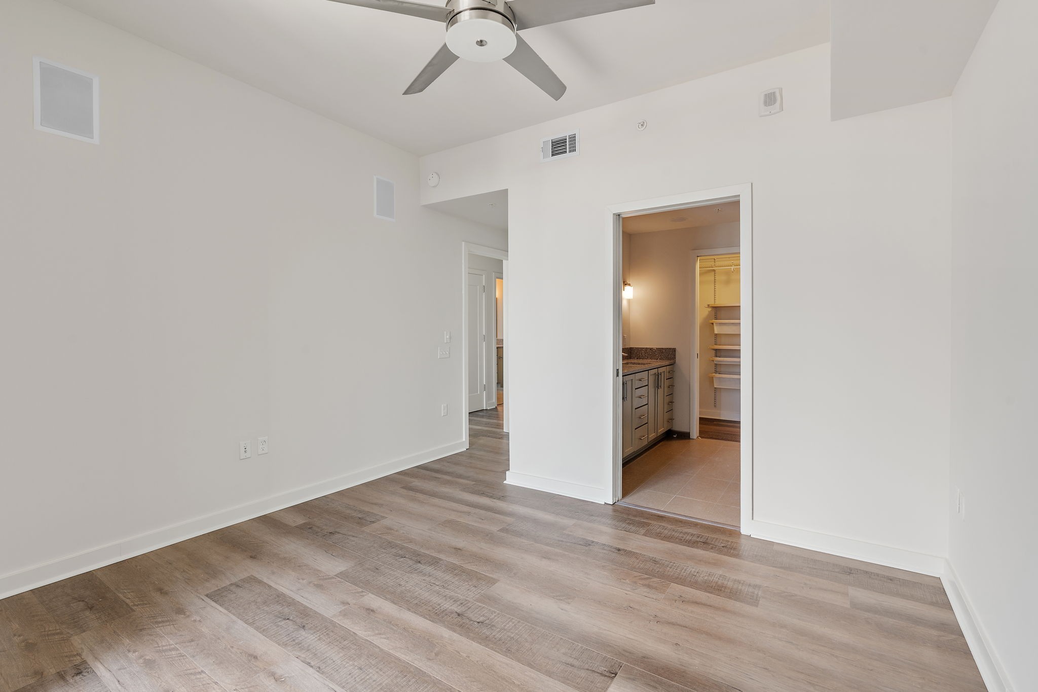 1212 Laurel St Unit: 1215