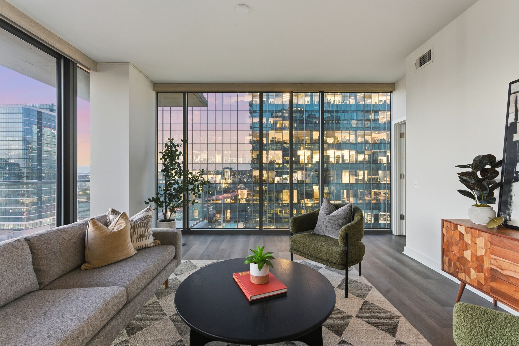 1212 Laurel St Unit: 1215