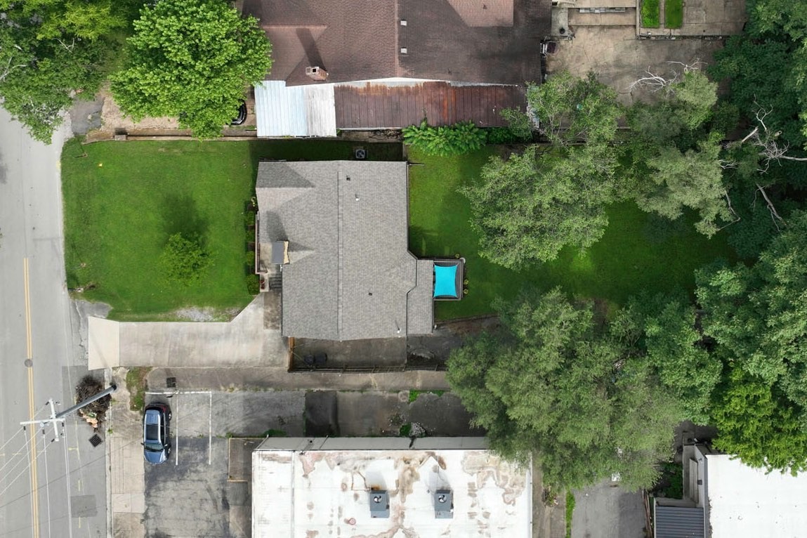 1027 Carolyn Ave