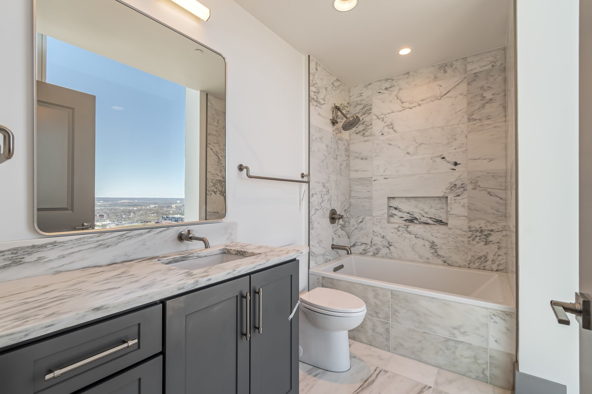 1616 West End Ave Unit: 2602