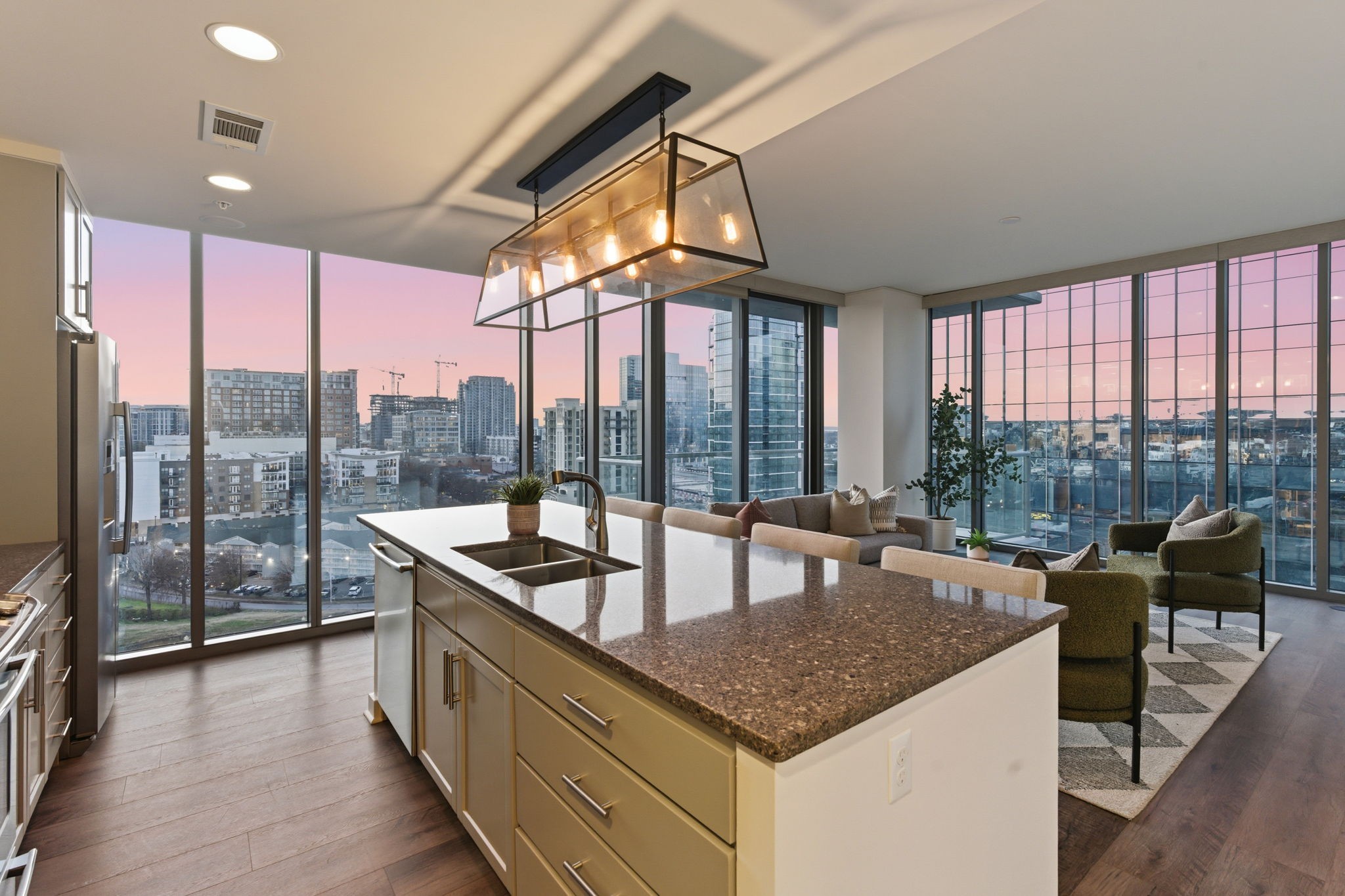 1212 Laurel St Unit: 1215