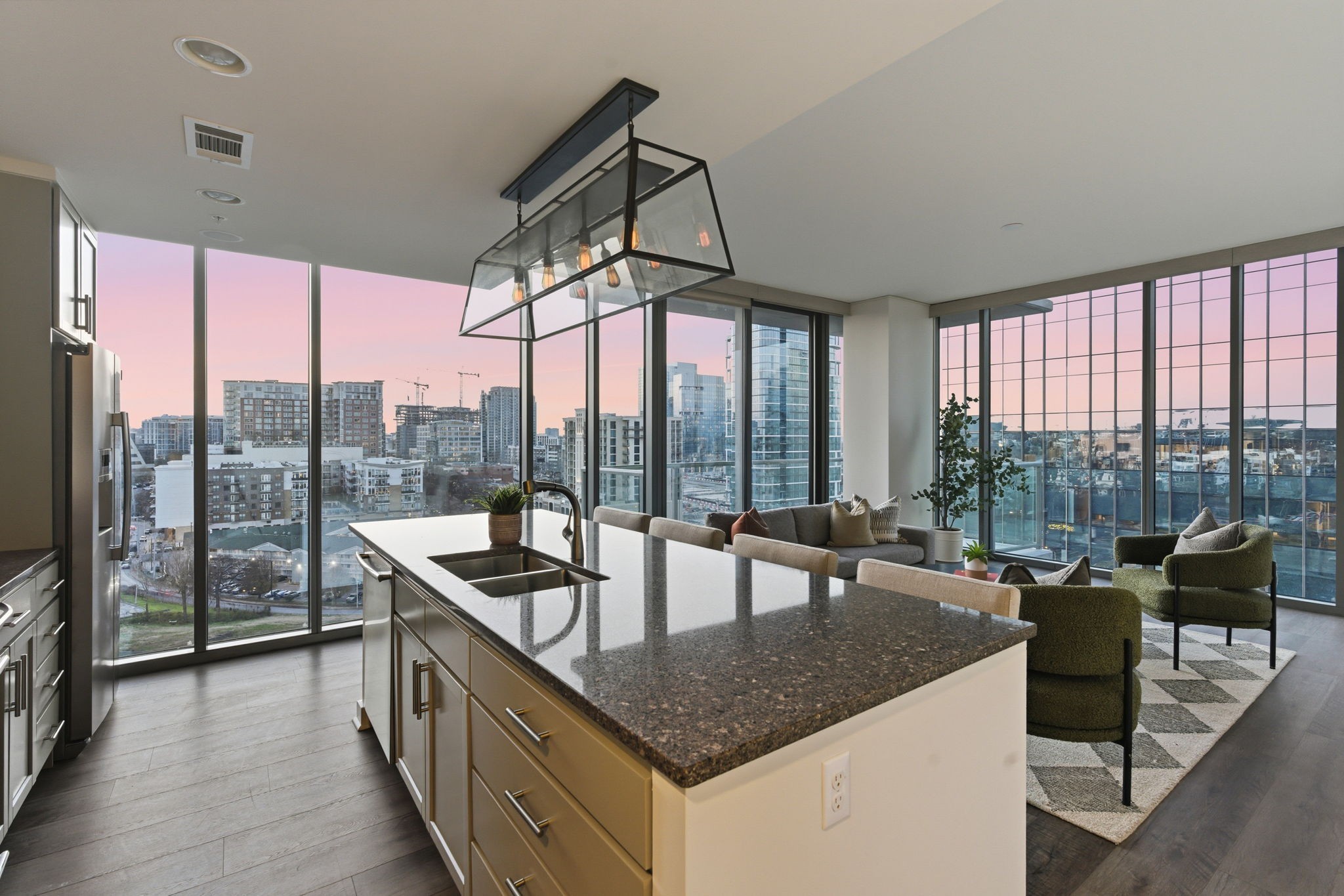 1212 Laurel St Unit: 1215