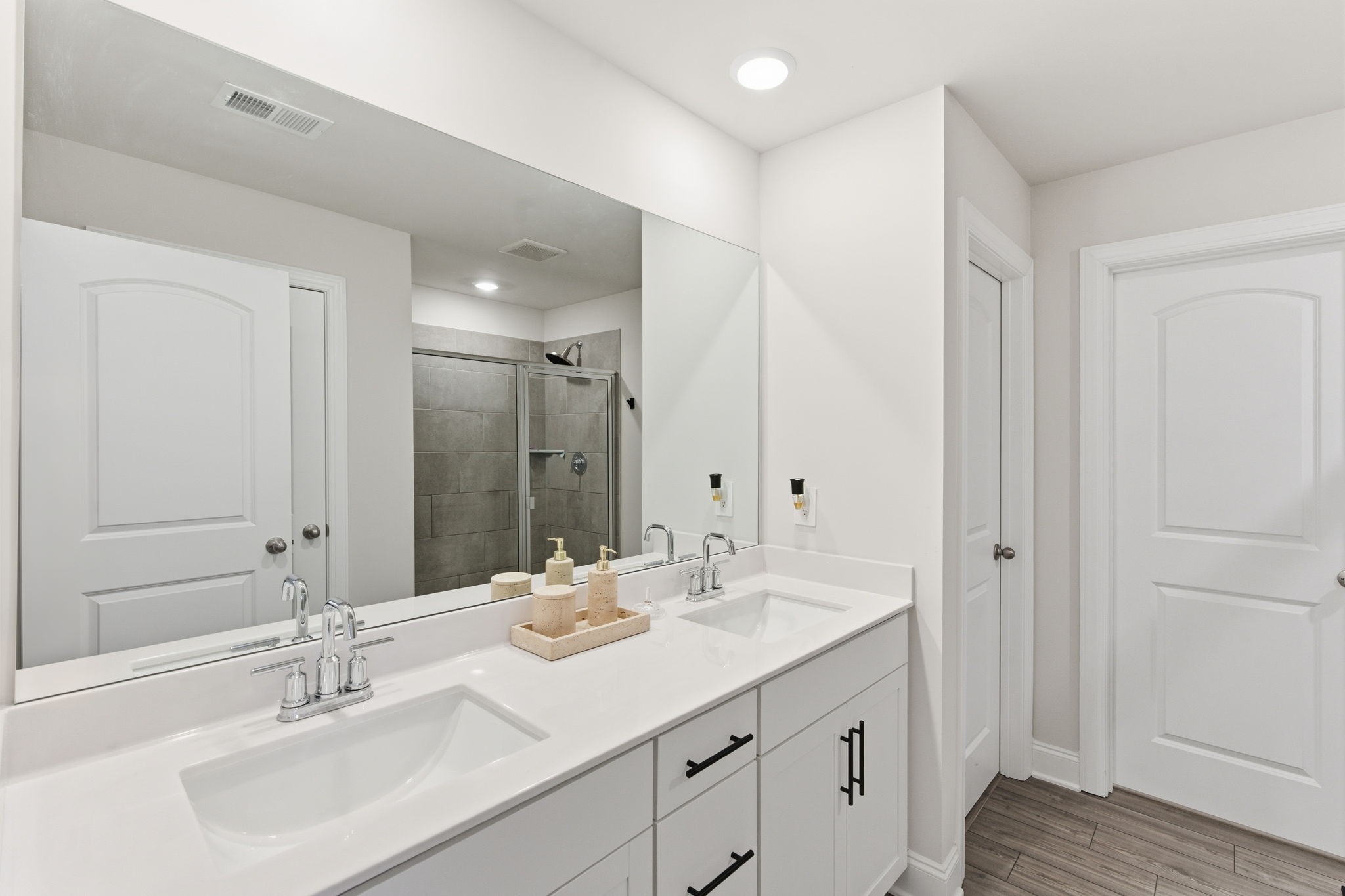 4432 Skyridge Dr