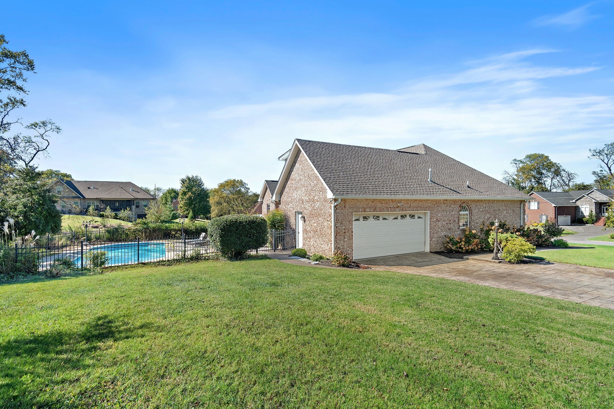 262 Bayhill Dr