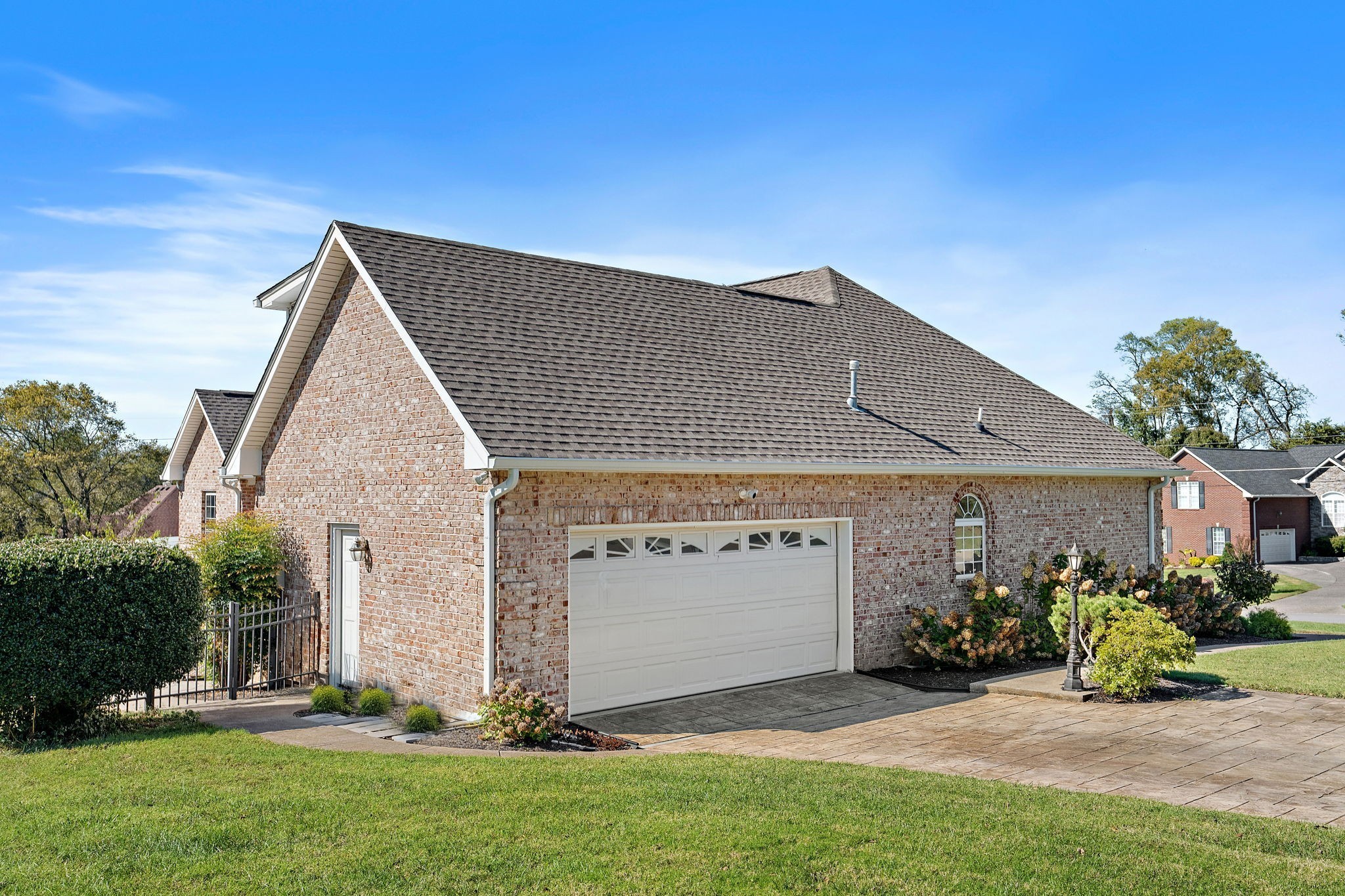 262 Bayhill Dr
