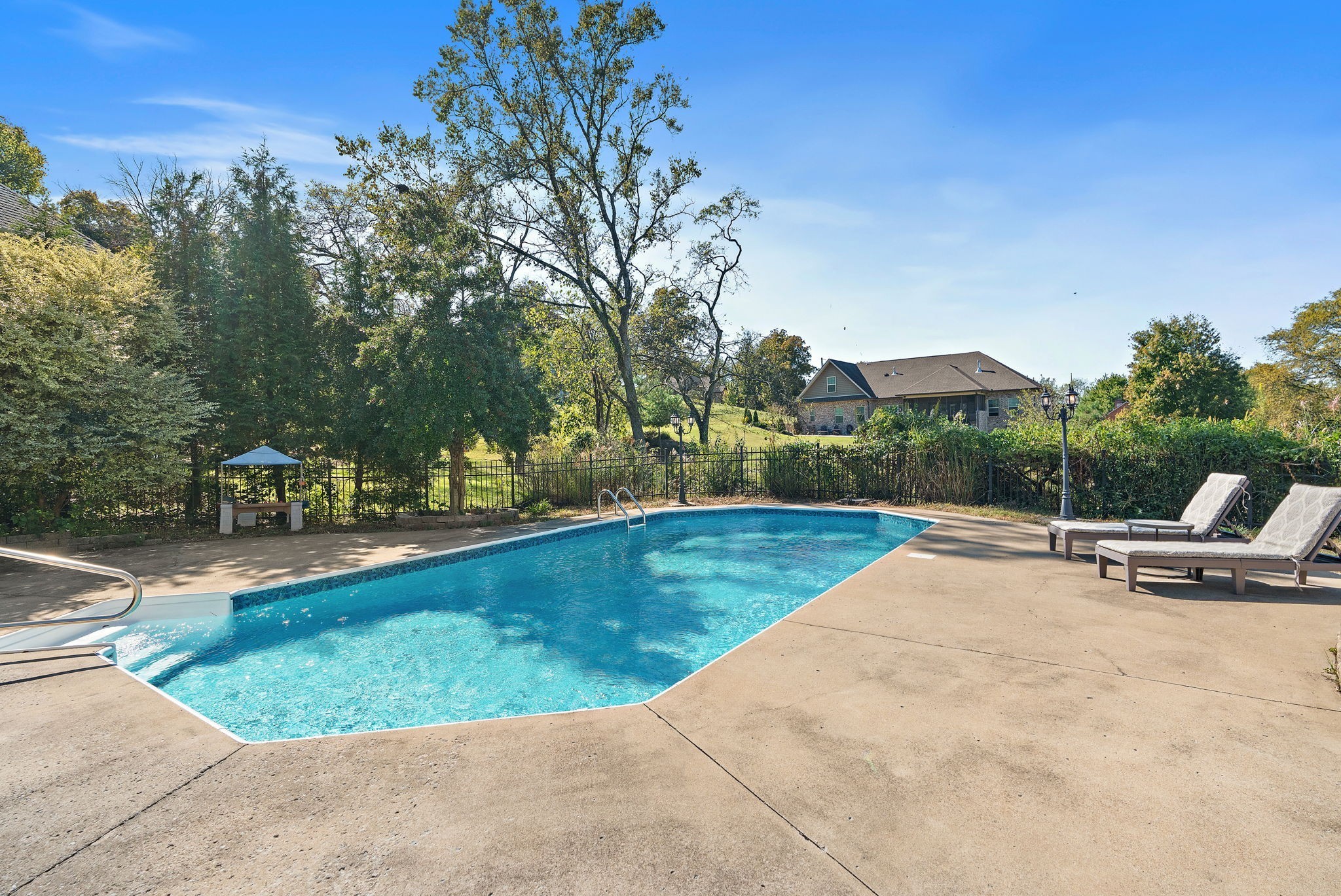 262 Bayhill Dr