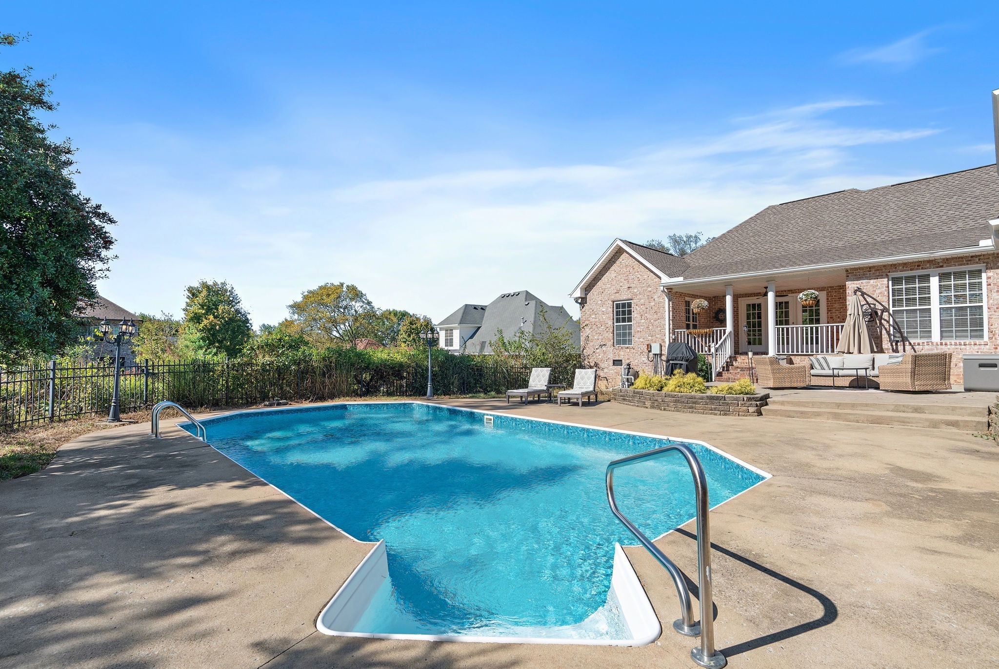 262 Bayhill Dr