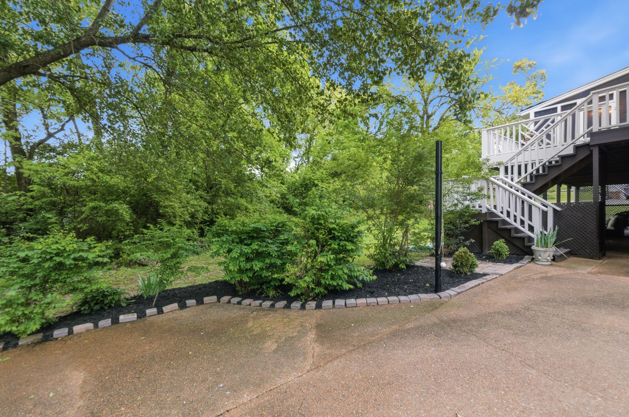 1601 Ash Grove Ct
