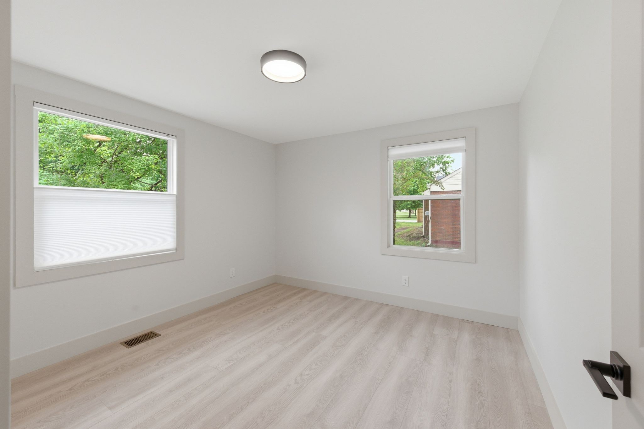 811 Westchester Dr