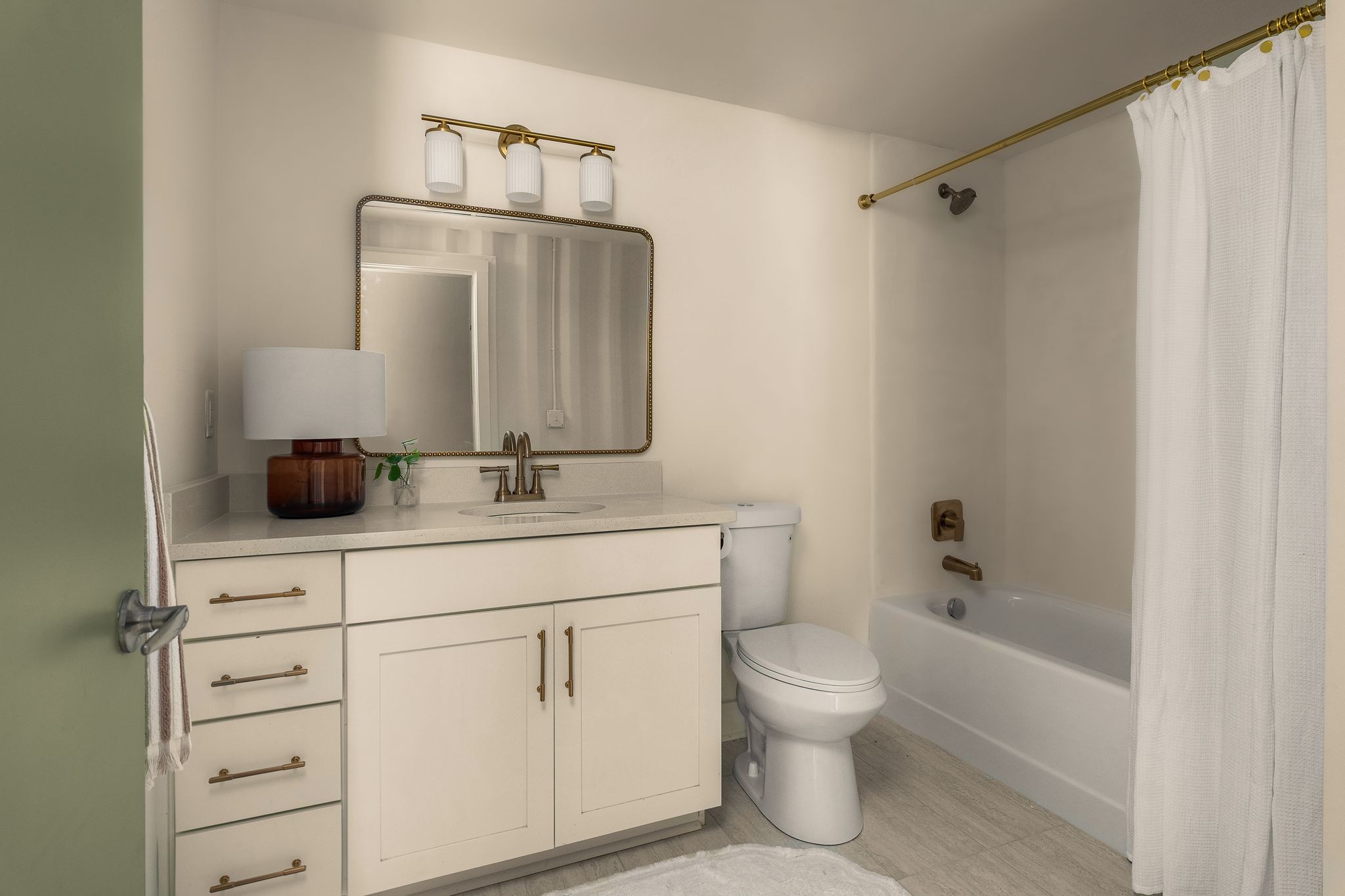 2126 Byrum Ave Unit: 2132