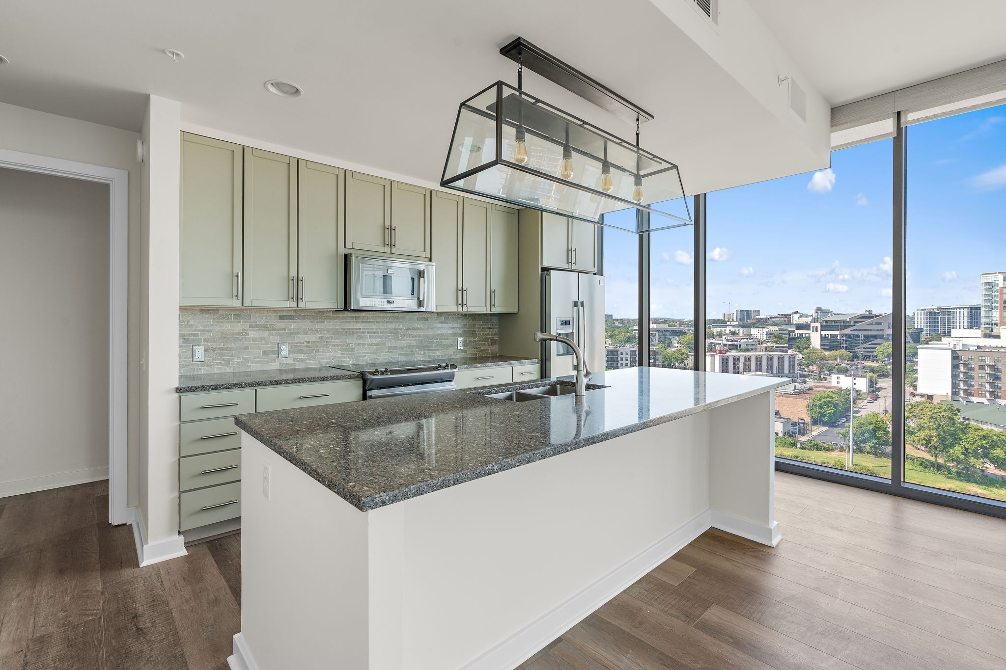 1212 Laurel St Unit: 1215