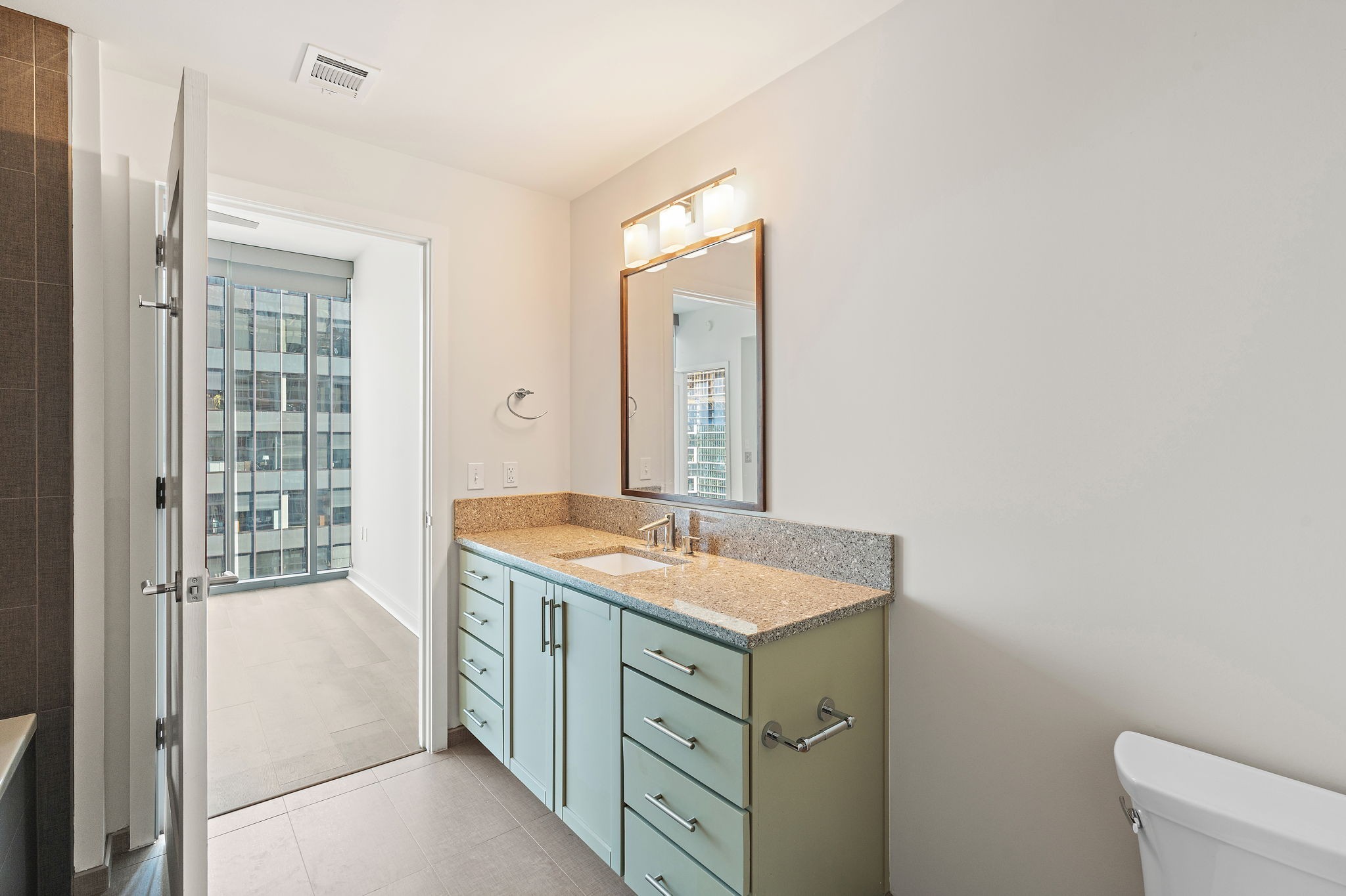 1212 Laurel St Unit: 1215